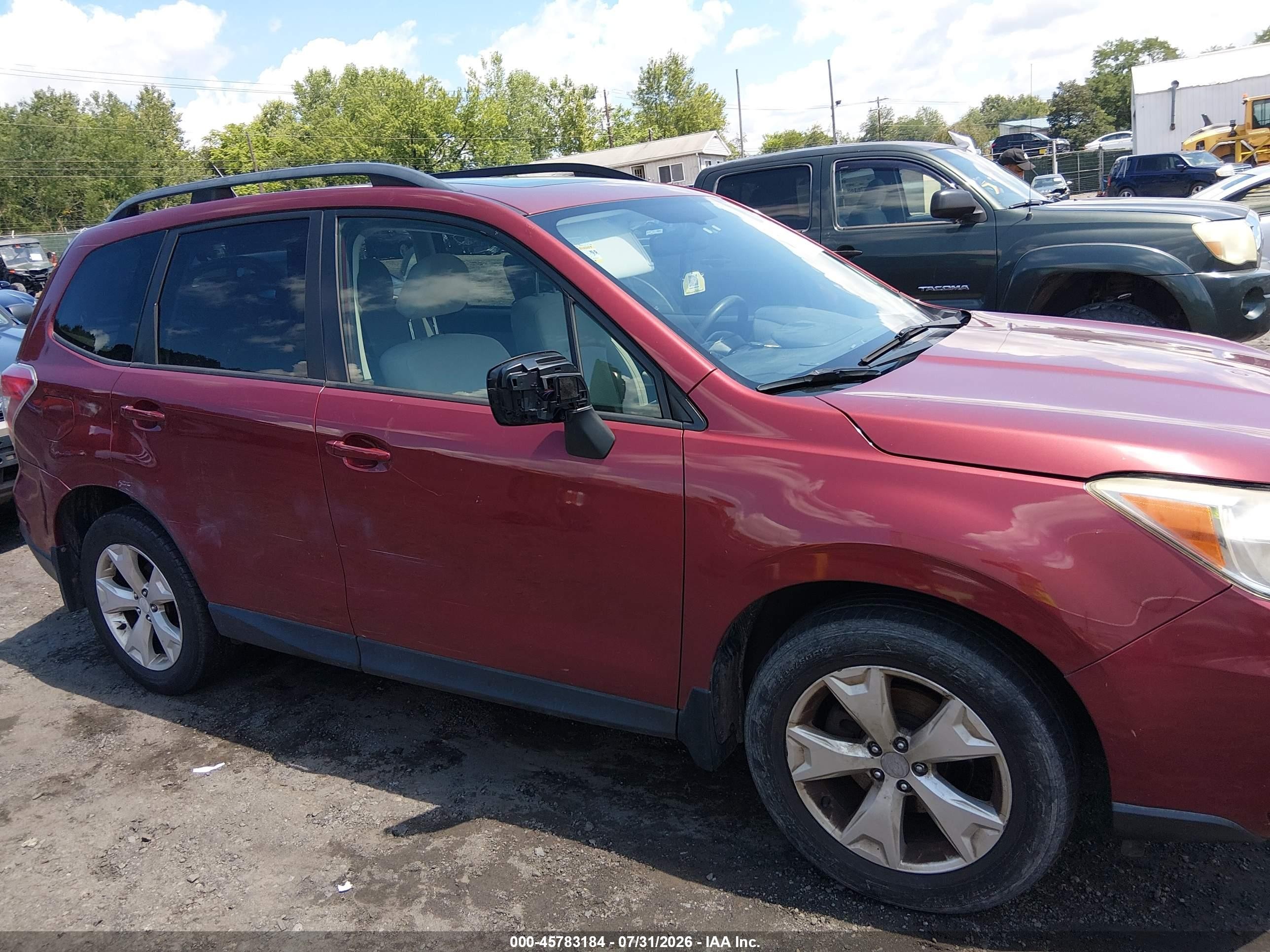 2015 Subaru Forester 2.5i Premium Burgundy vin: JF2SJADC1FH454740