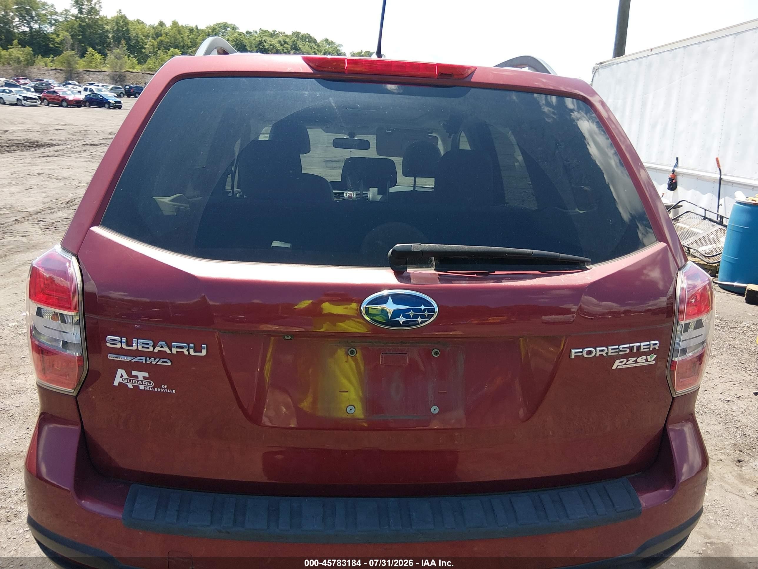 2015 Subaru Forester 2.5i Premium Burgundy vin: JF2SJADC1FH454740