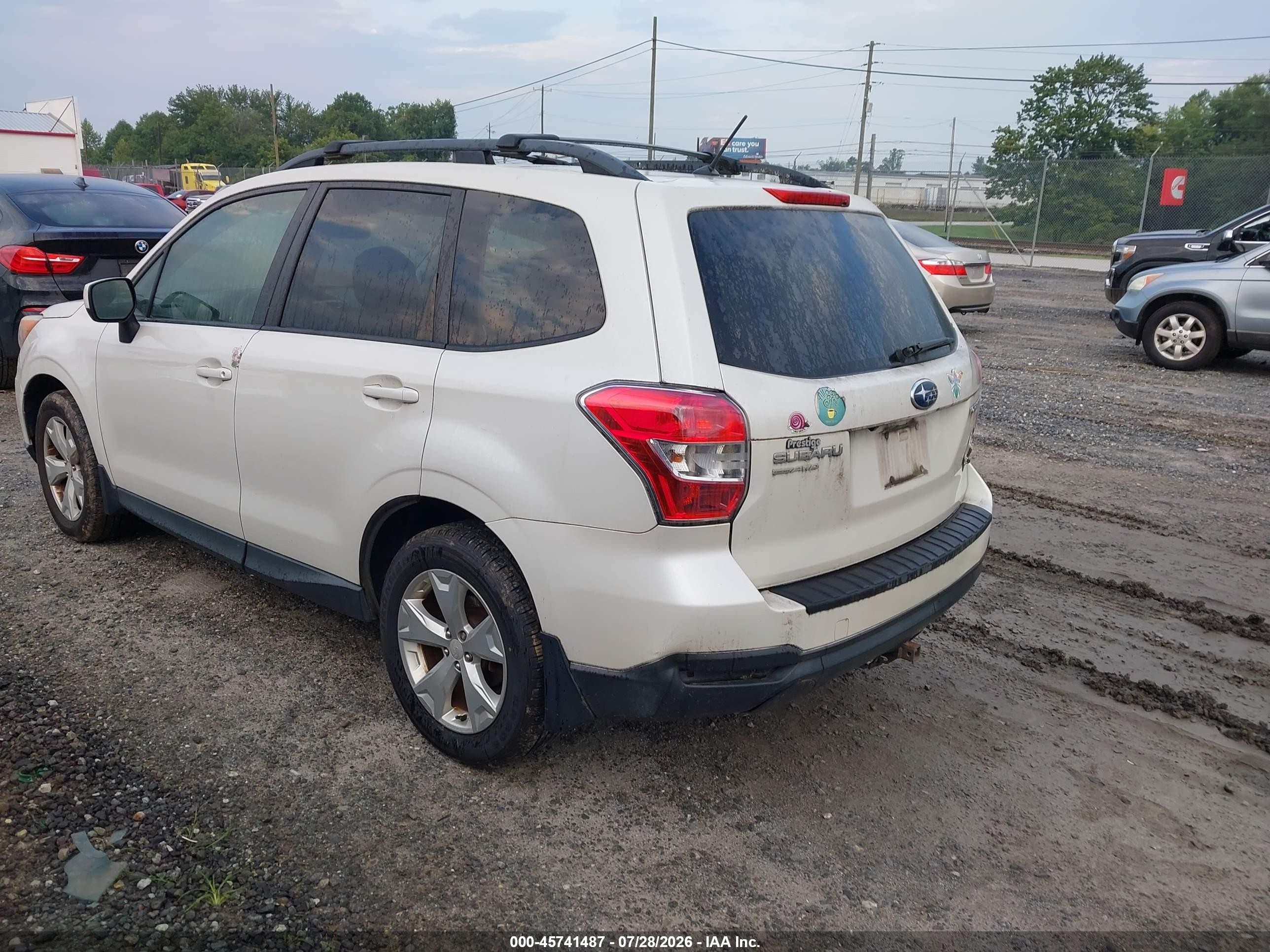 2015 Subaru Forester 2.5i Premium White vin: JF2SJADC1FH482313