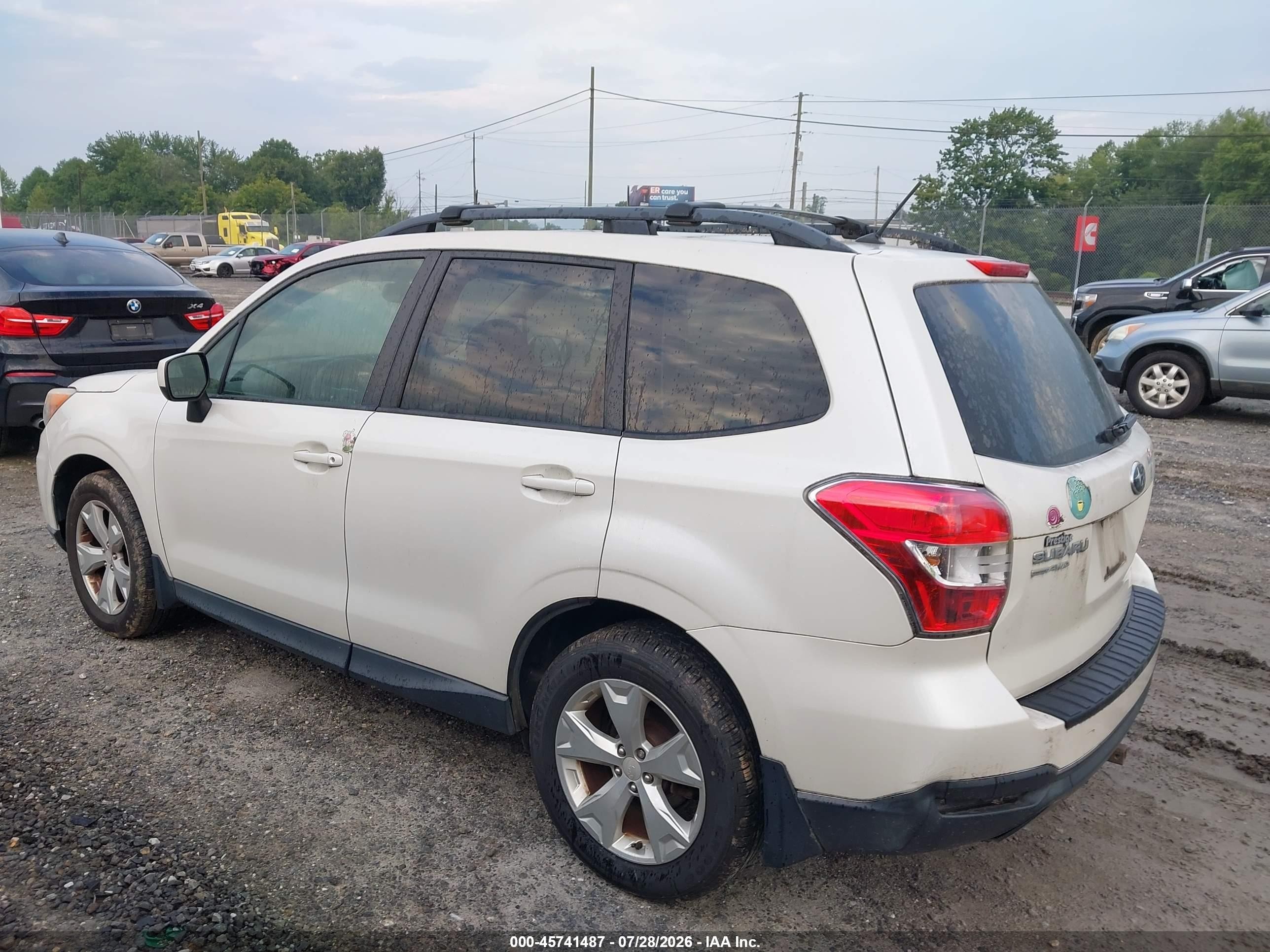 2015 Subaru Forester 2.5i Premium White vin: JF2SJADC1FH482313