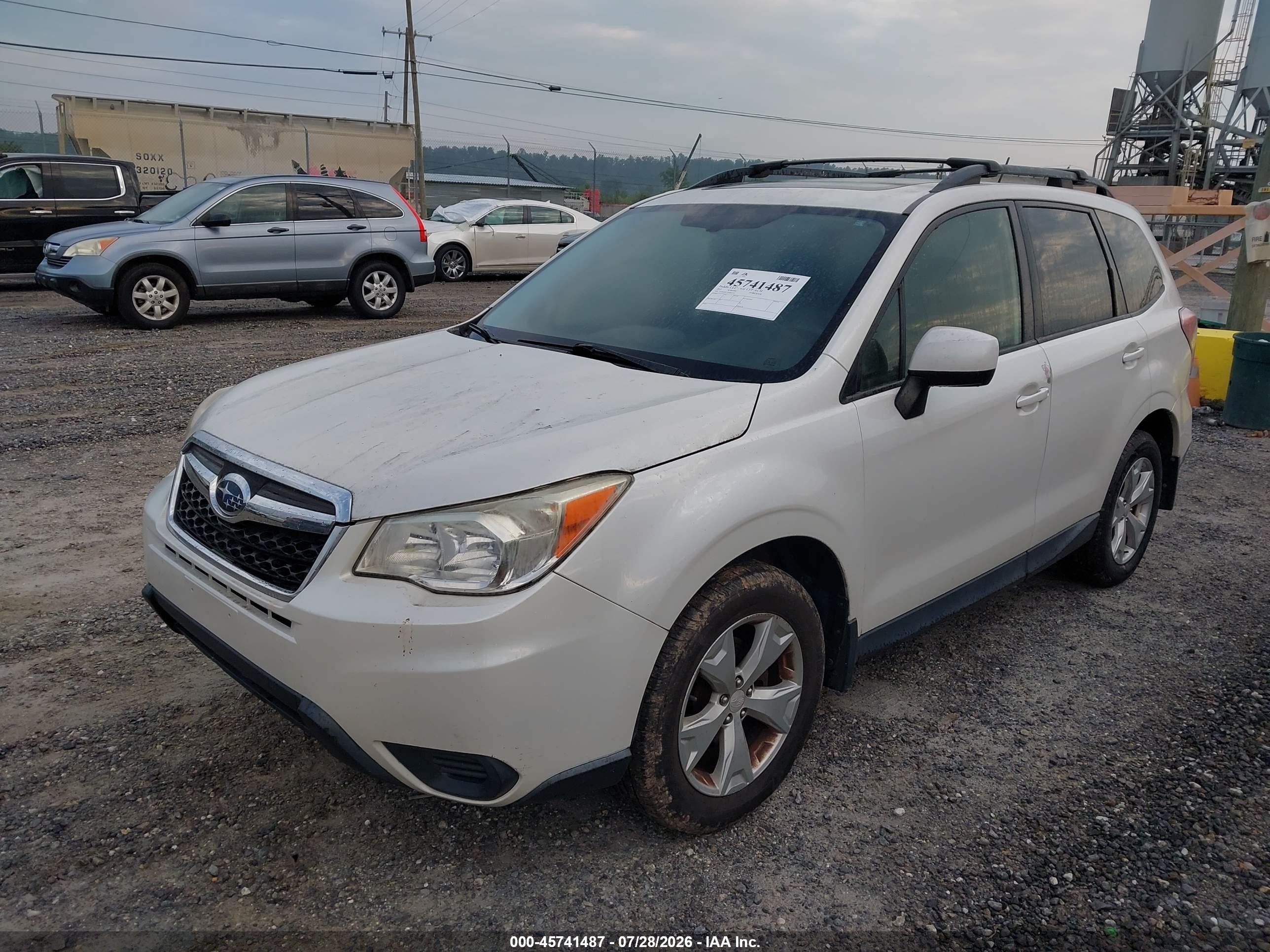 2015 Subaru Forester 2.5i Premium White vin: JF2SJADC1FH482313