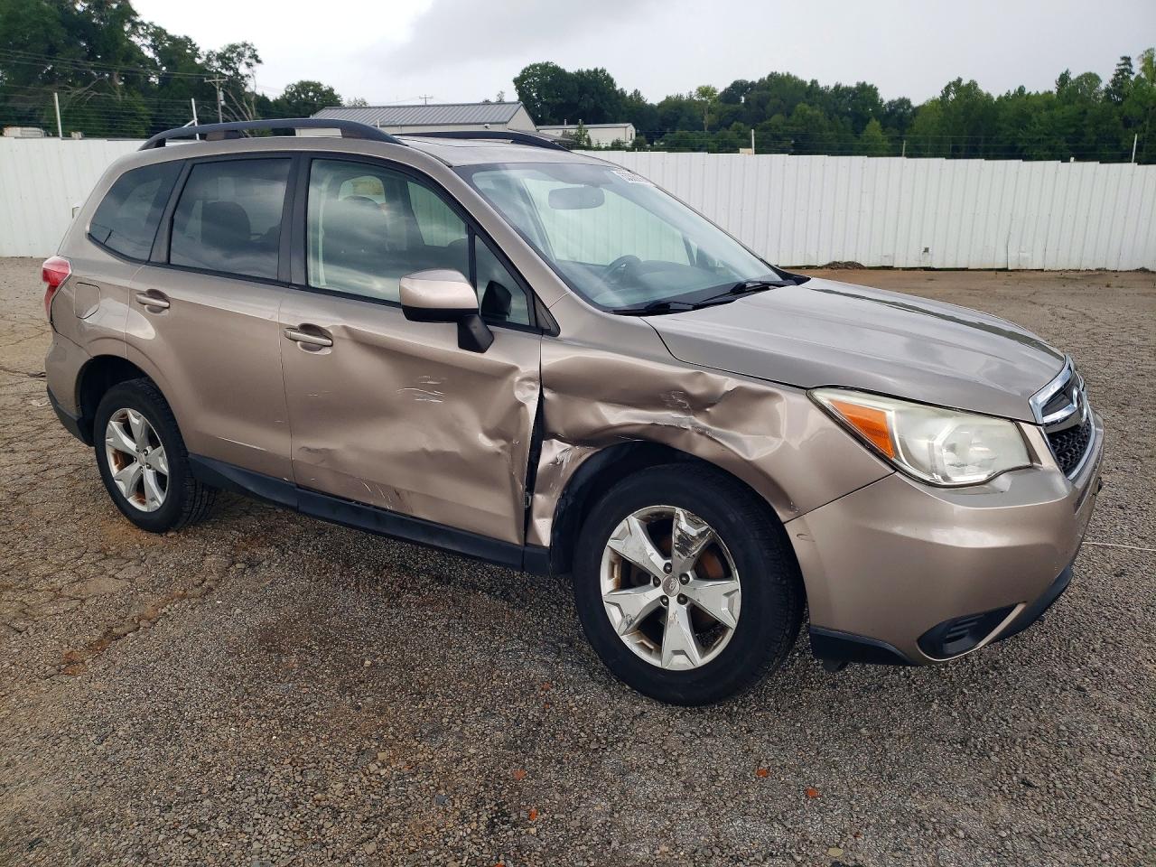 2015 Subaru Forester 2.5i Premium Tan vin: JF2SJADC1FH512412