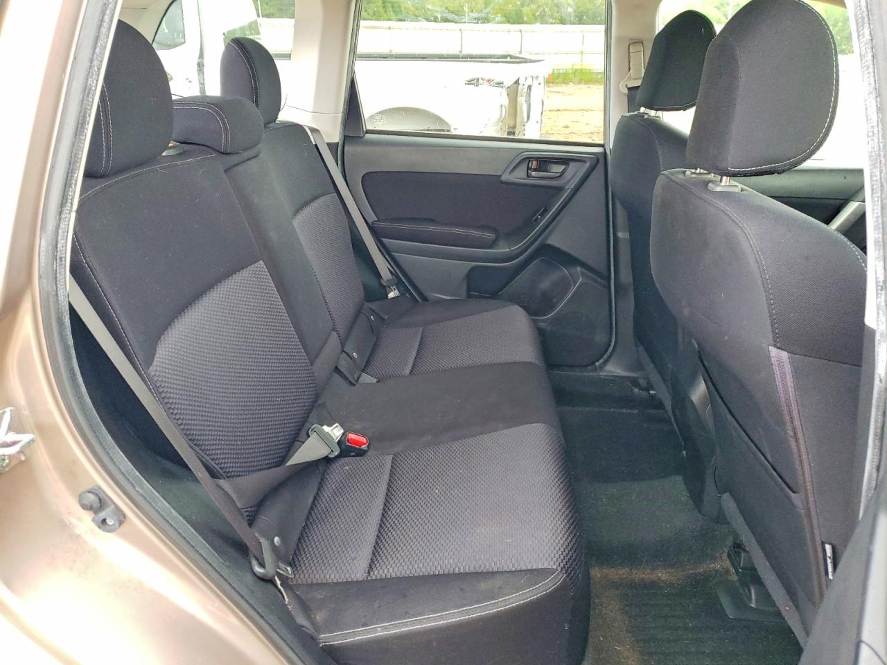 2015 Subaru Forester 2.5i Premium Tan vin: JF2SJADC1FH512412