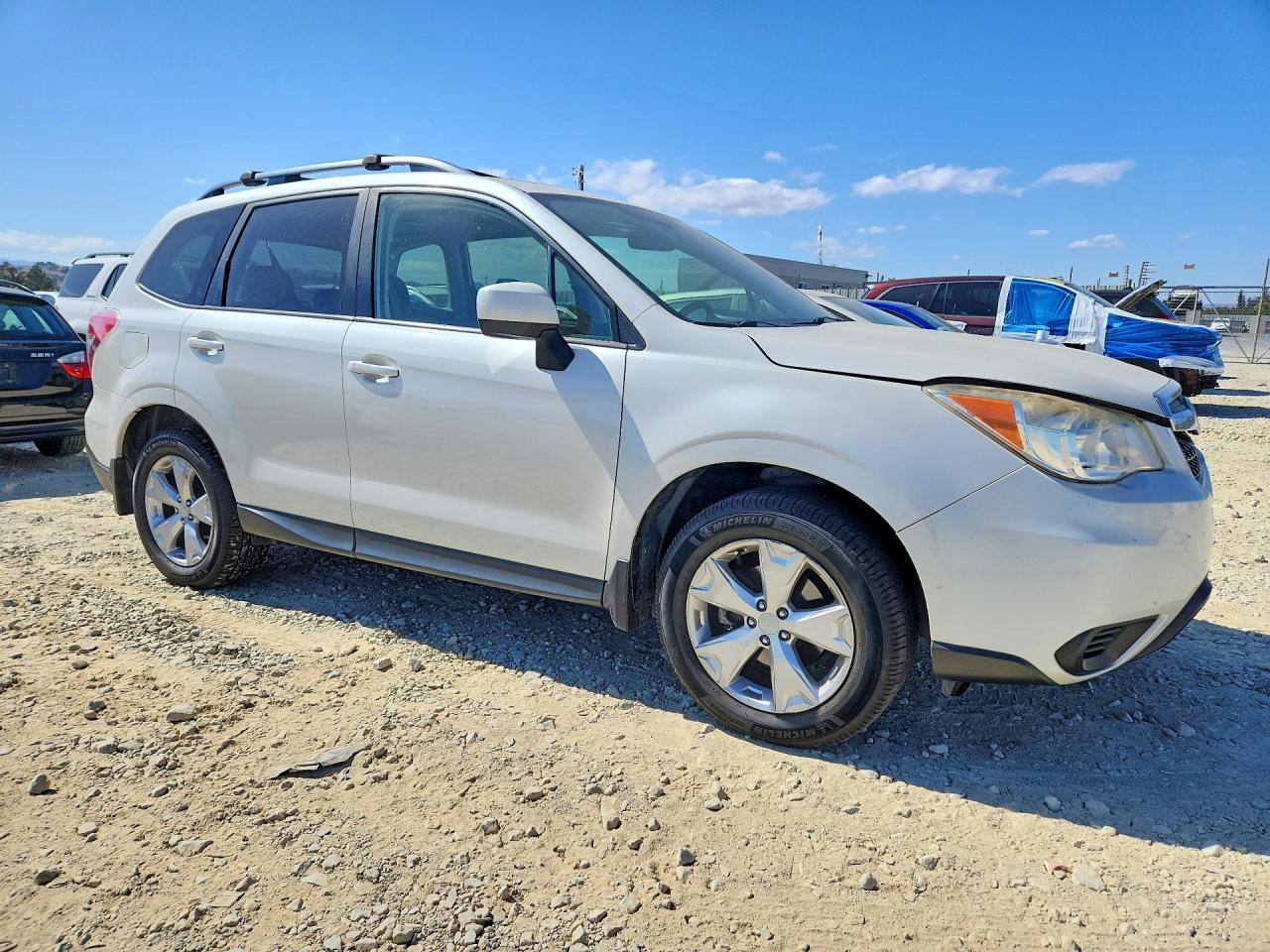 2015 Subaru Forester 2.5i Premium White vin: JF2SJADC1FH549735