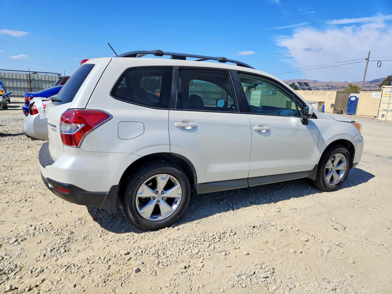 2015 Subaru Forester 2.5i Premium White vin: JF2SJADC1FH549735