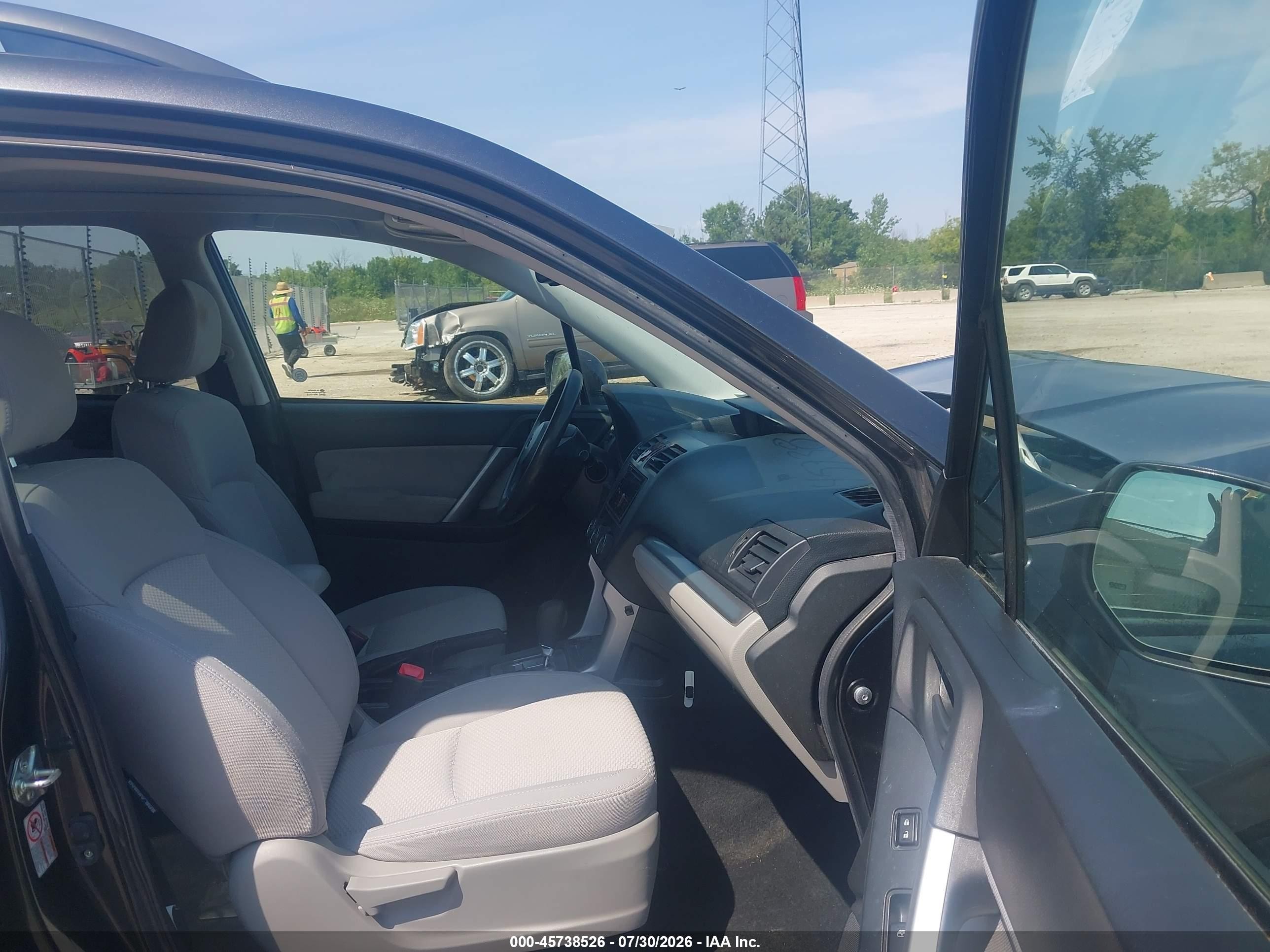 2015 Subaru Forester 2.5i Premium Gray vin: JF2SJADC1FH568933