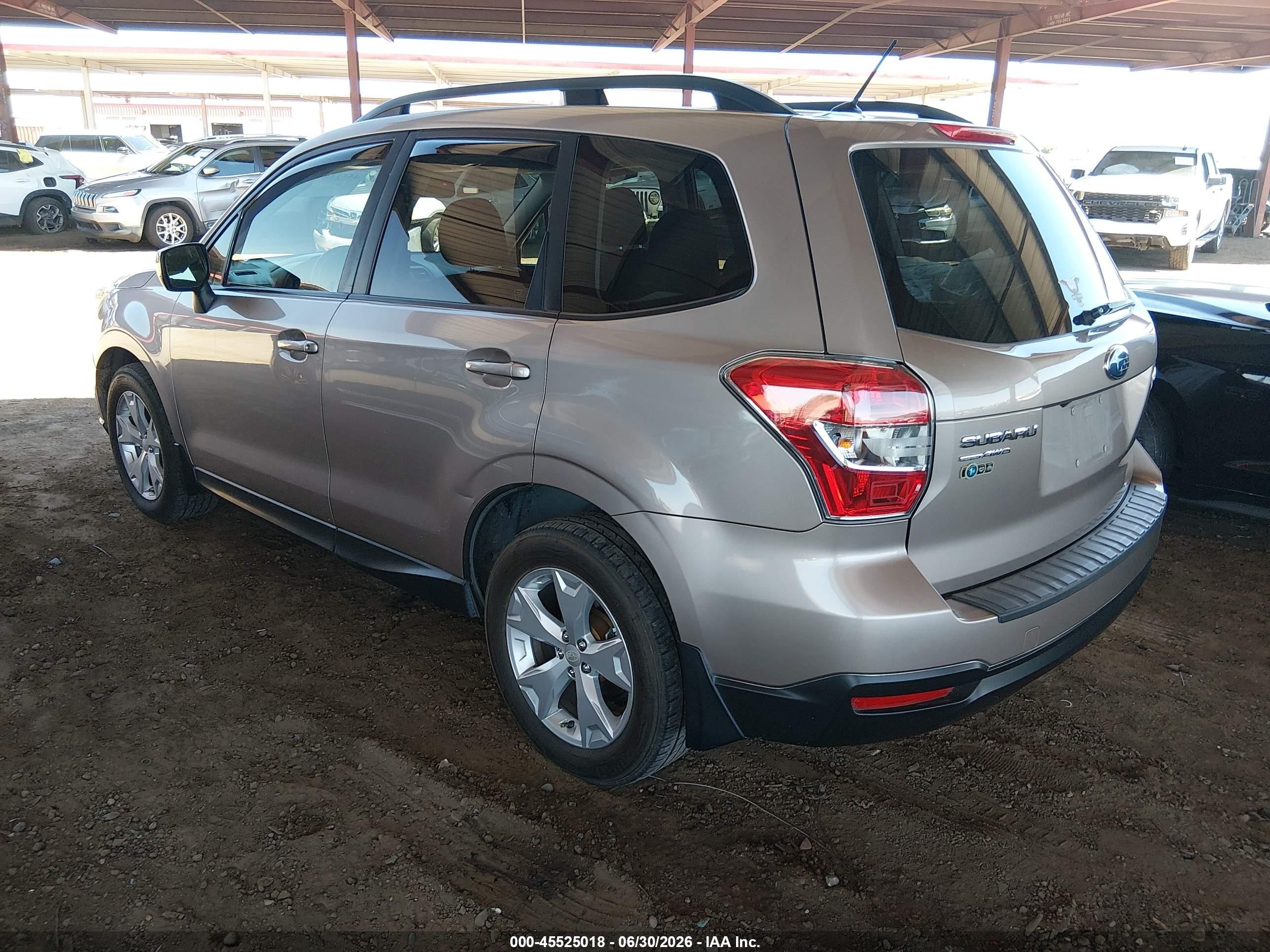 2015 Subaru Forester 2.5i Premium Серебряный vin: JF2SJADC1FH805419