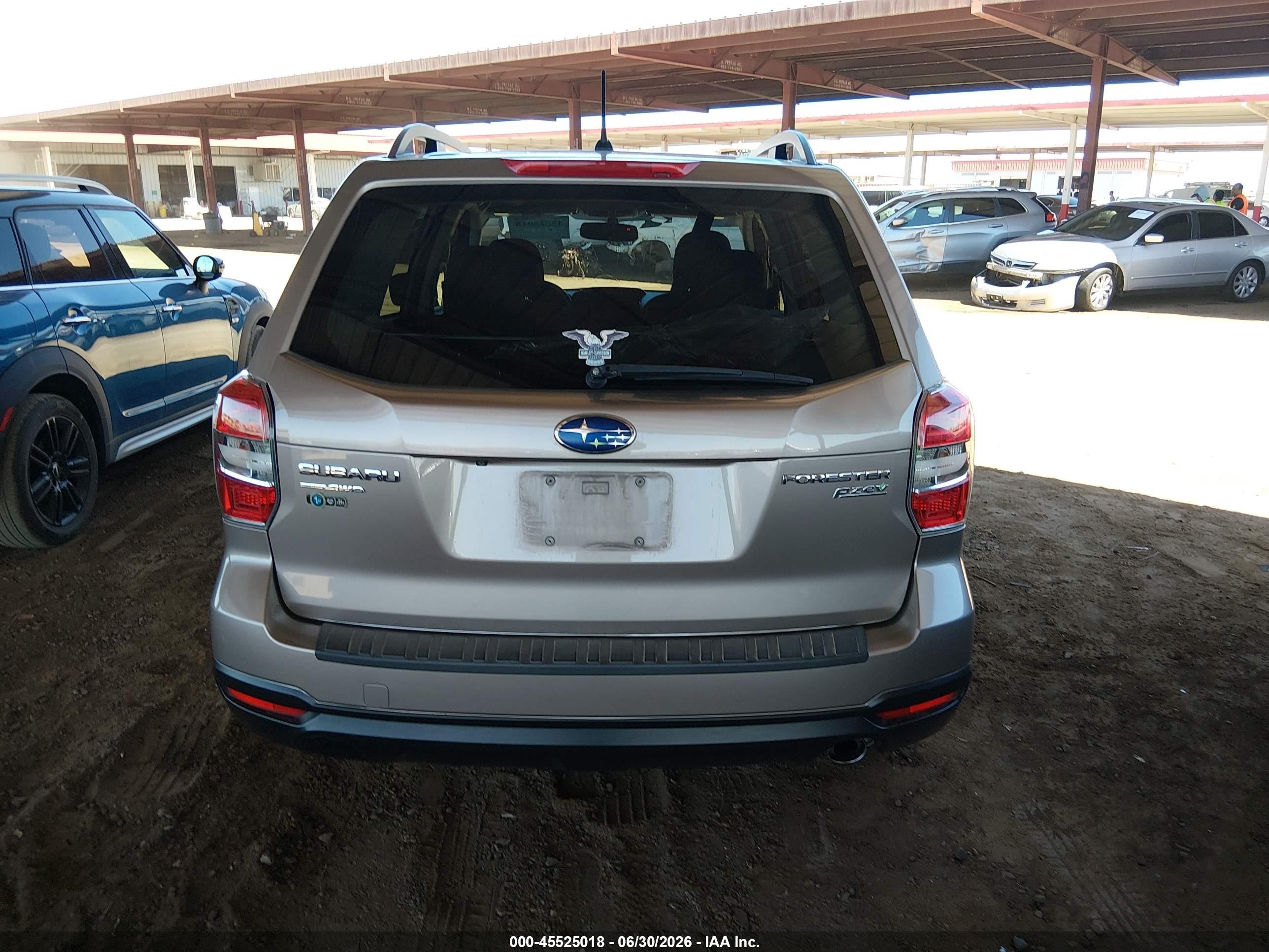 2015 Subaru Forester 2.5i Premium Серебряный vin: JF2SJADC1FH805419