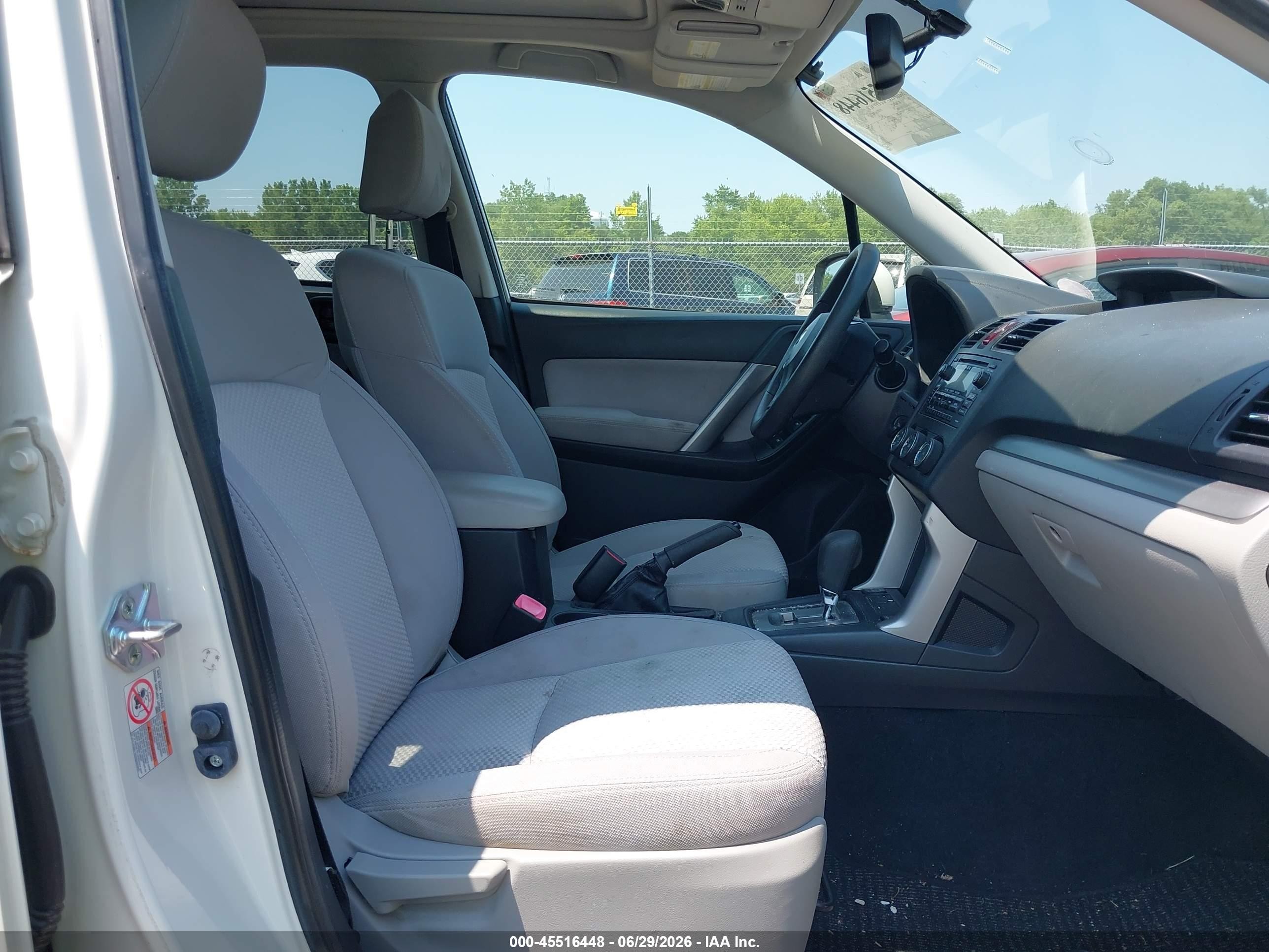 2015 Subaru Forester 2.5i Premium White vin: JF2SJADC1FH831440