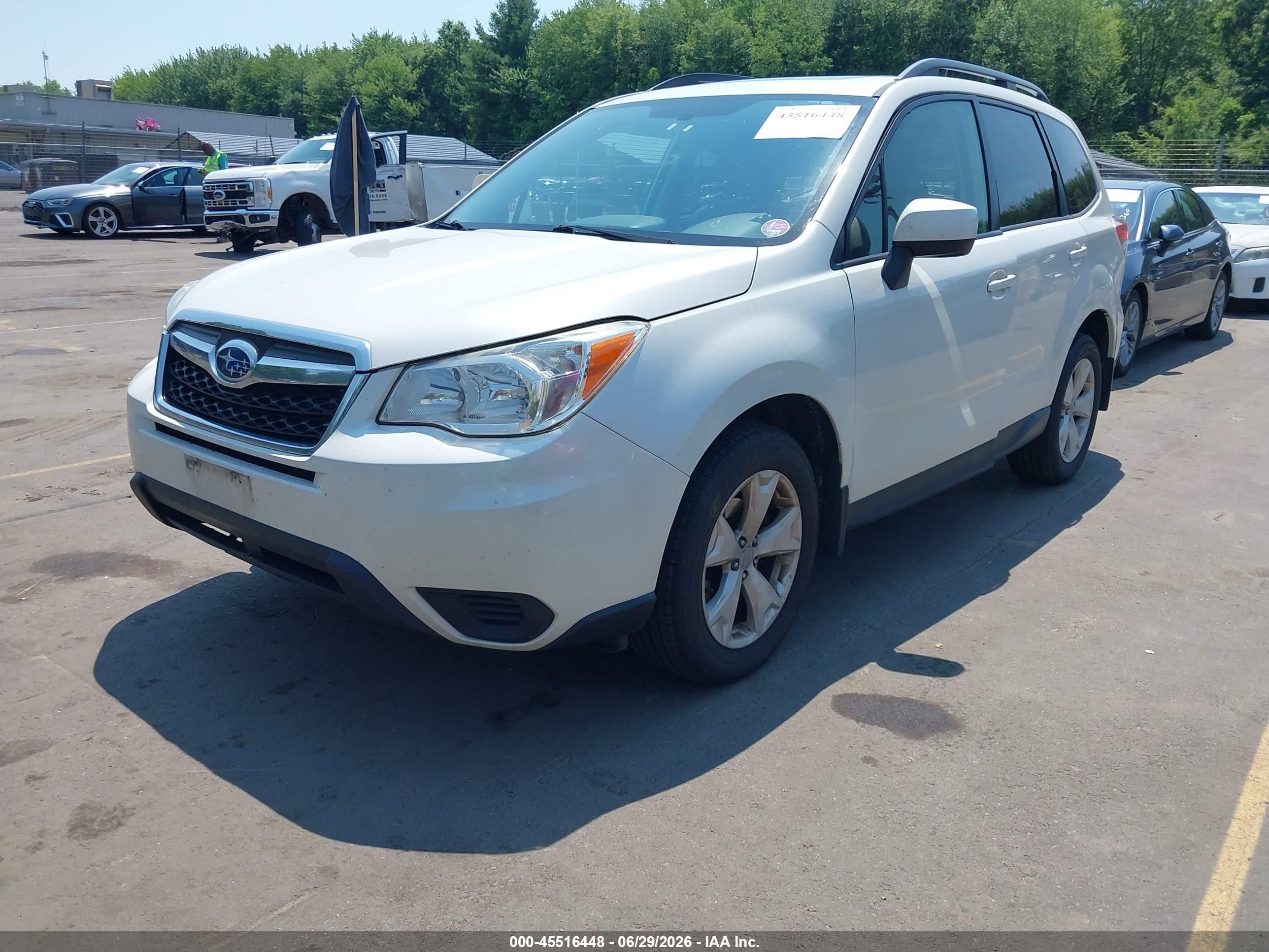 2015 Subaru Forester 2.5i Premium White vin: JF2SJADC1FH831440