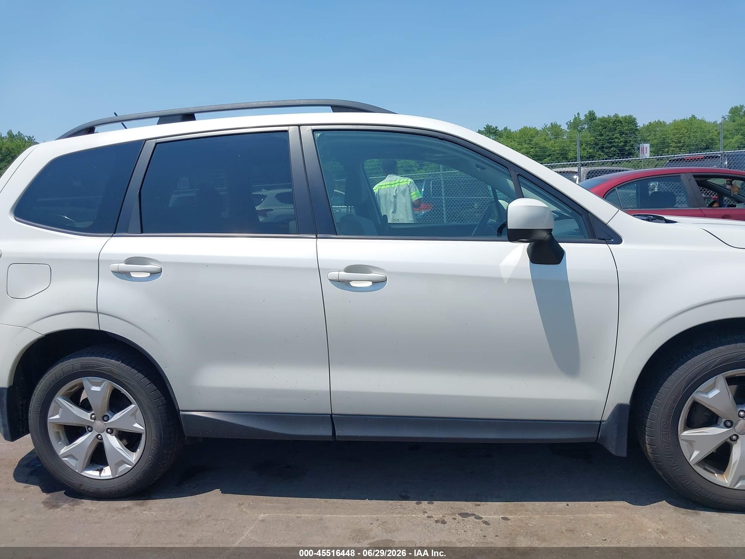 2015 Subaru Forester 2.5i Premium White vin: JF2SJADC1FH831440