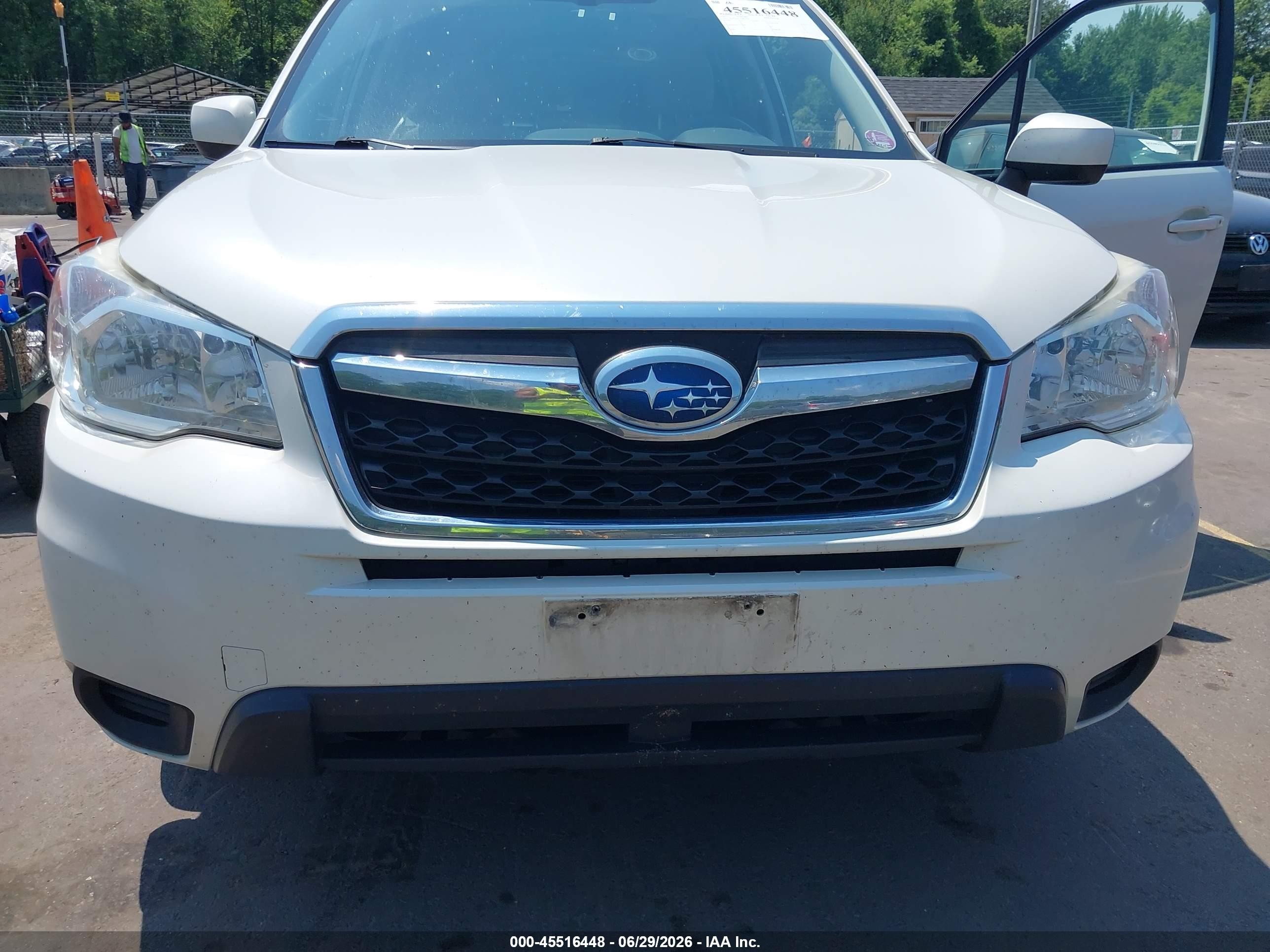2015 Subaru Forester 2.5i Premium White vin: JF2SJADC1FH831440
