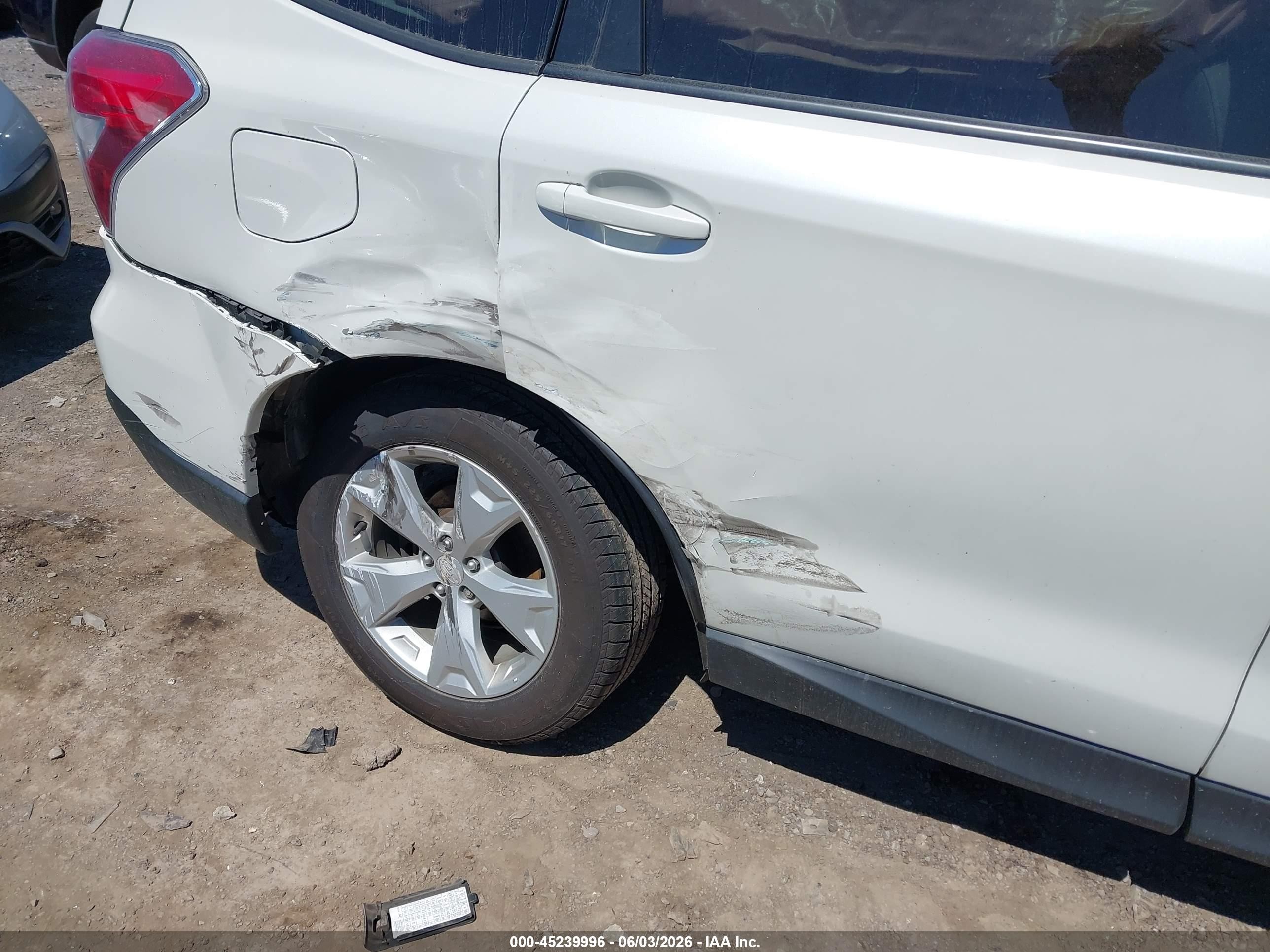 2015 Subaru Forester 2.5i Premium Белый vin: JF2SJADC1FH836864