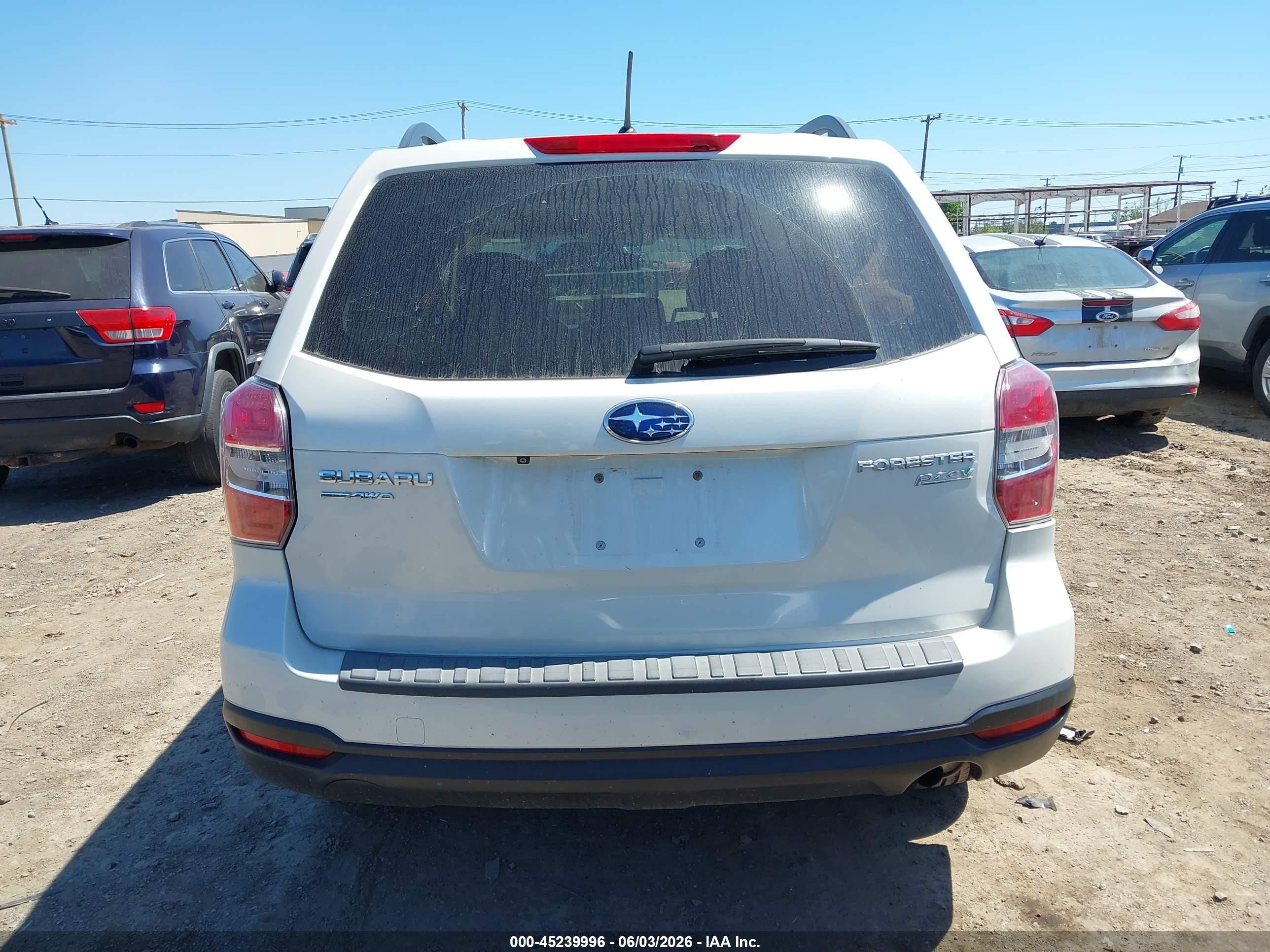 2015 Subaru Forester 2.5i Premium Белый vin: JF2SJADC1FH836864
