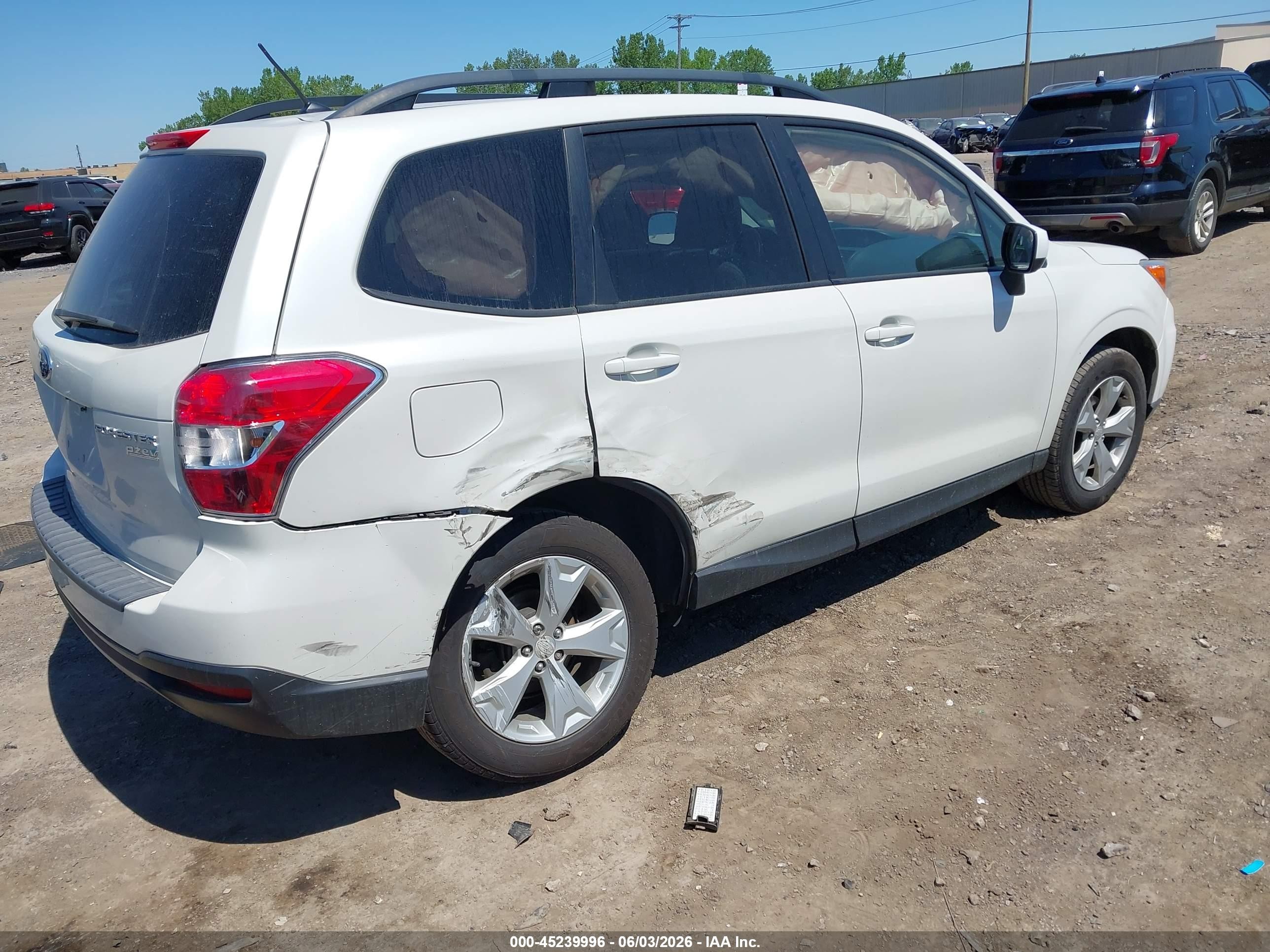 2015 Subaru Forester 2.5i Premium Белый vin: JF2SJADC1FH836864