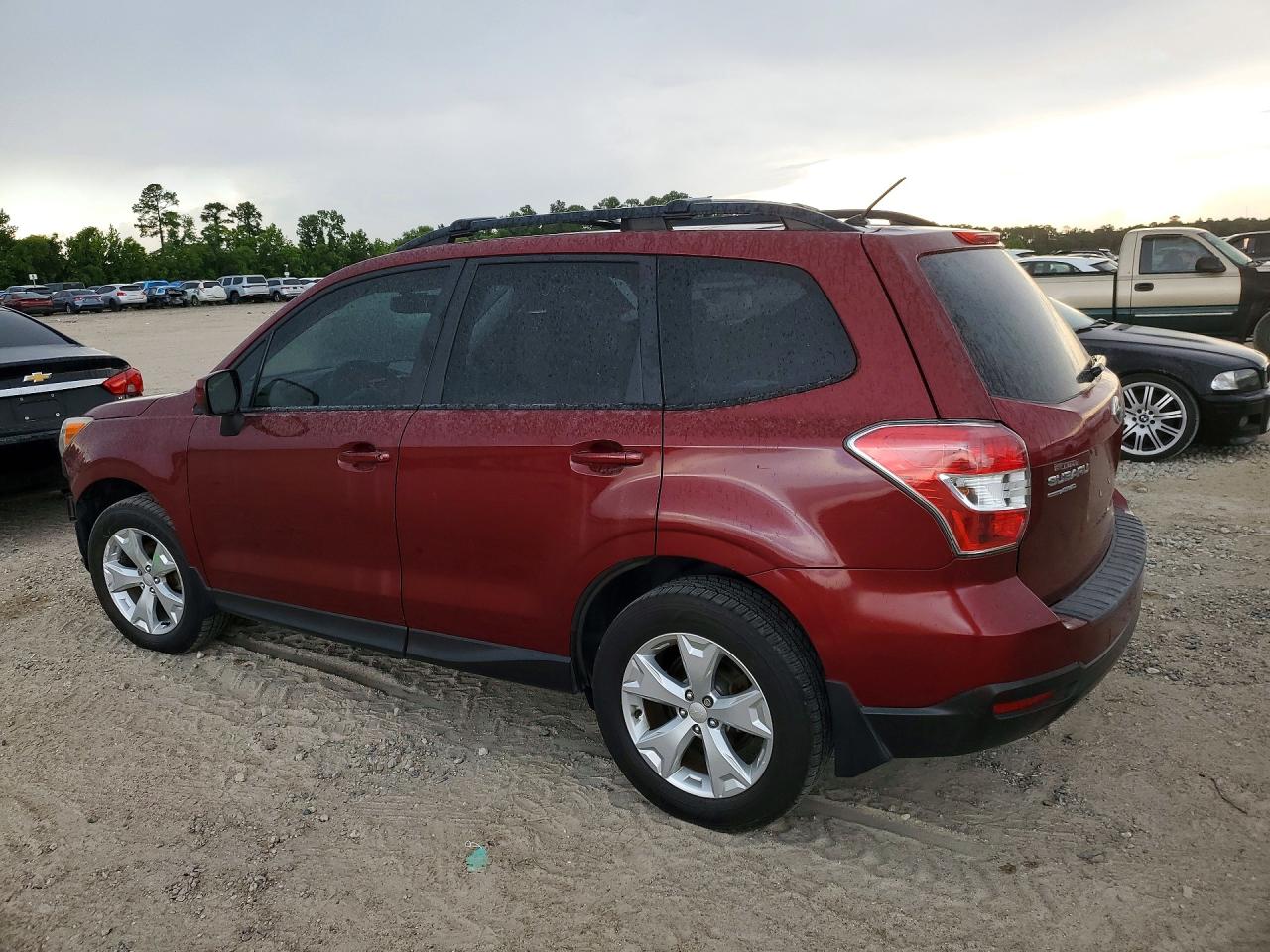 2014 Subaru Forester 2.5i Premium Red vin: JF2SJADC2EH465731