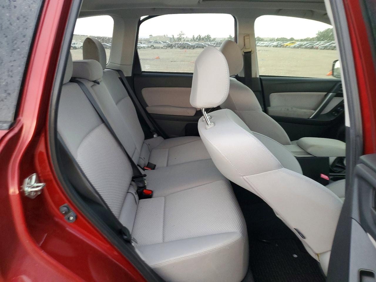 2014 Subaru Forester 2.5i Premium Red vin: JF2SJADC2EH465731