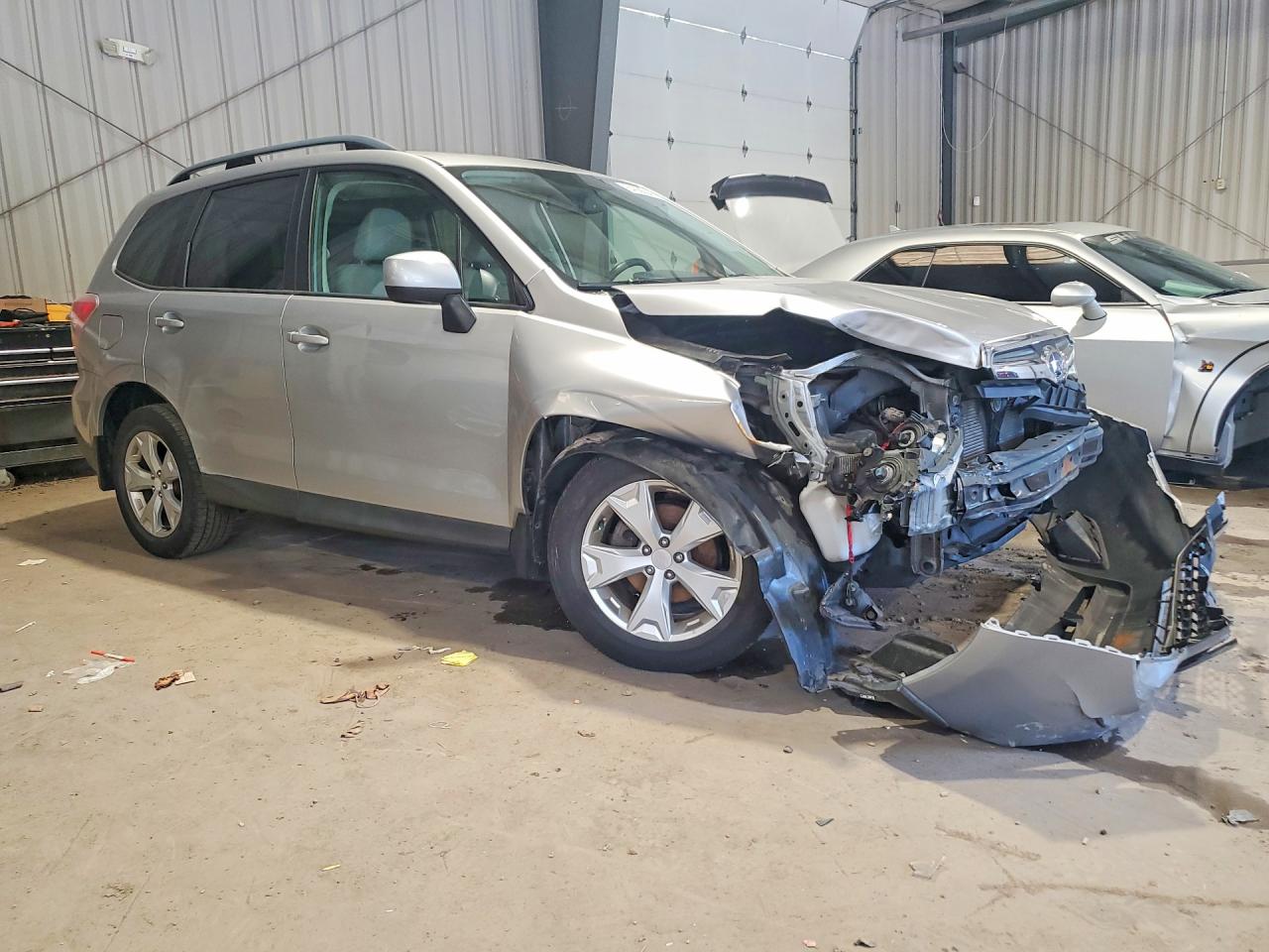 2014 Subaru Forester 2.5i Premium Silver vin: JF2SJADC2EH526446