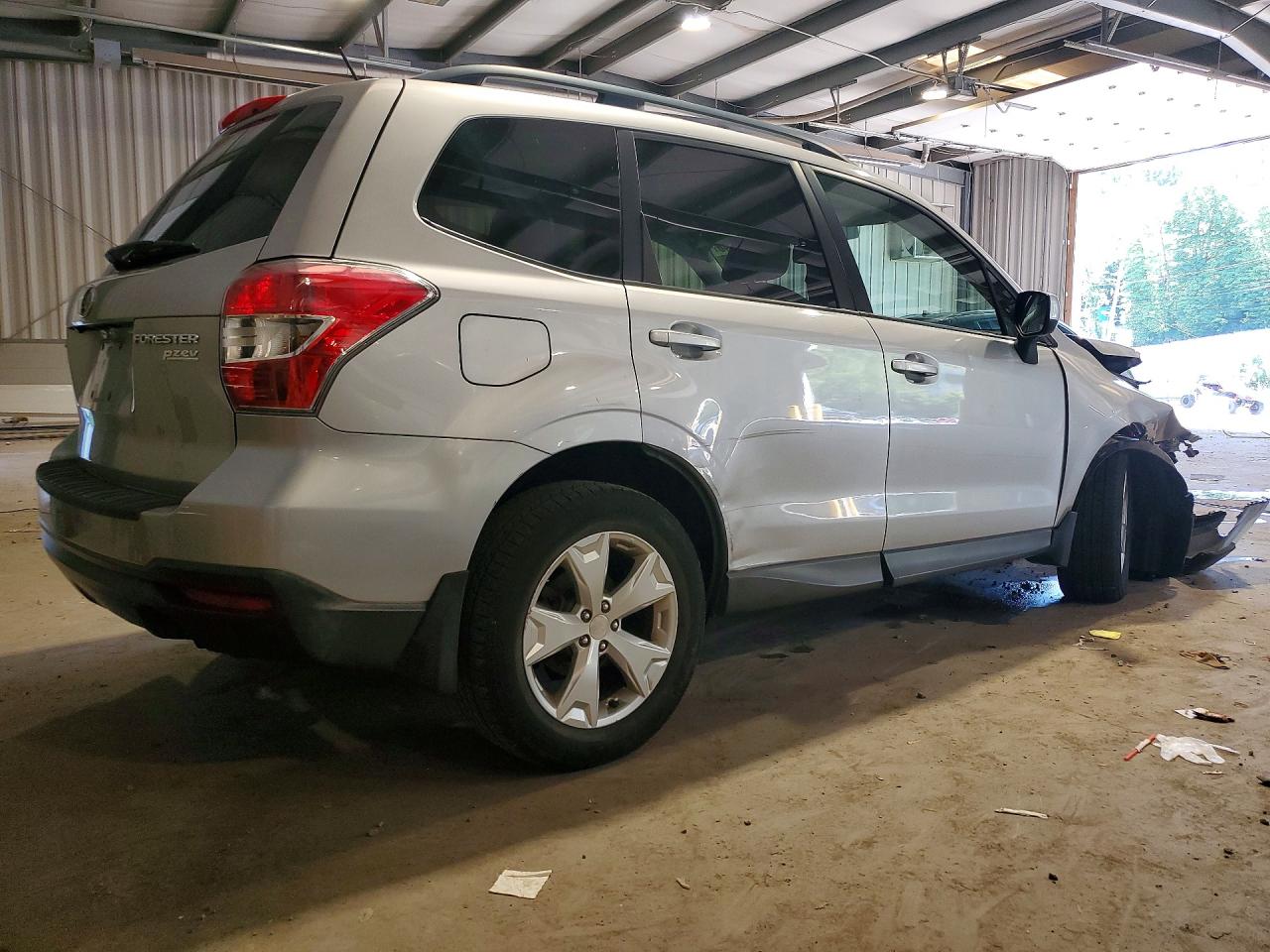 2014 Subaru Forester 2.5i Premium Silver vin: JF2SJADC2EH526446