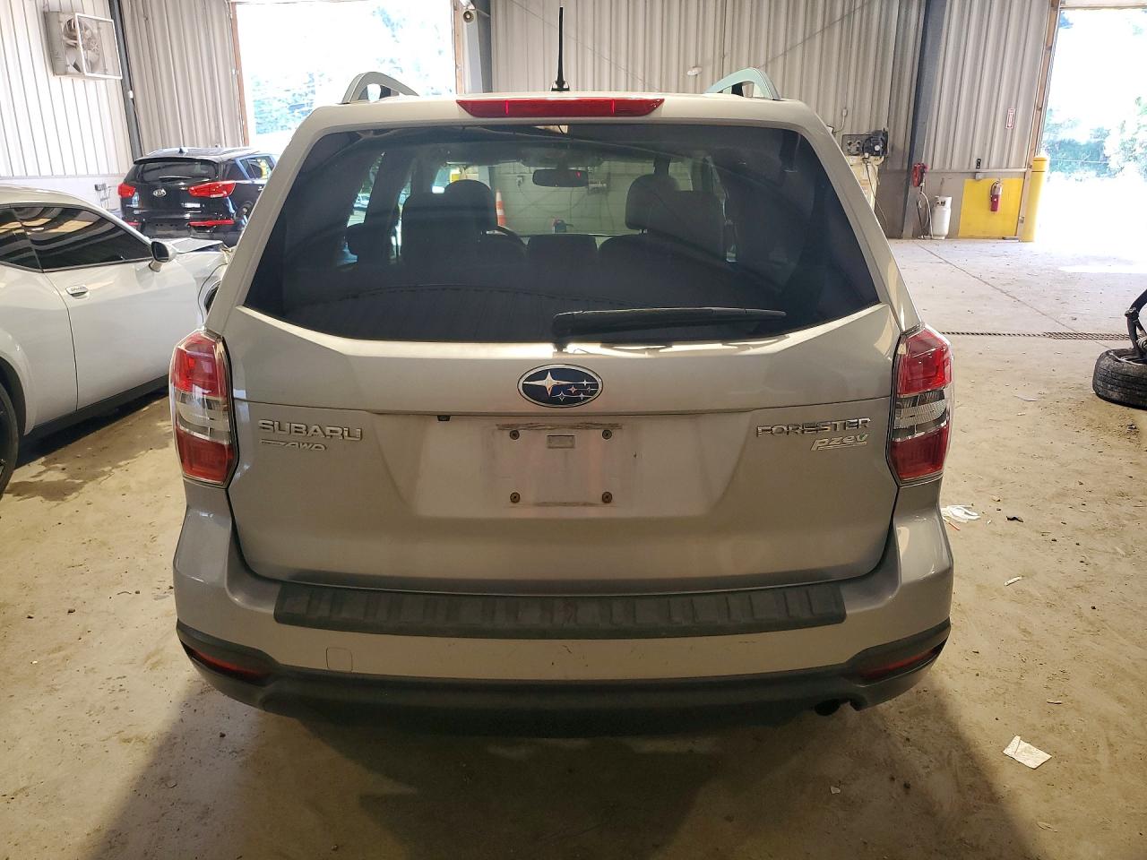 2014 Subaru Forester 2.5i Premium Silver vin: JF2SJADC2EH526446
