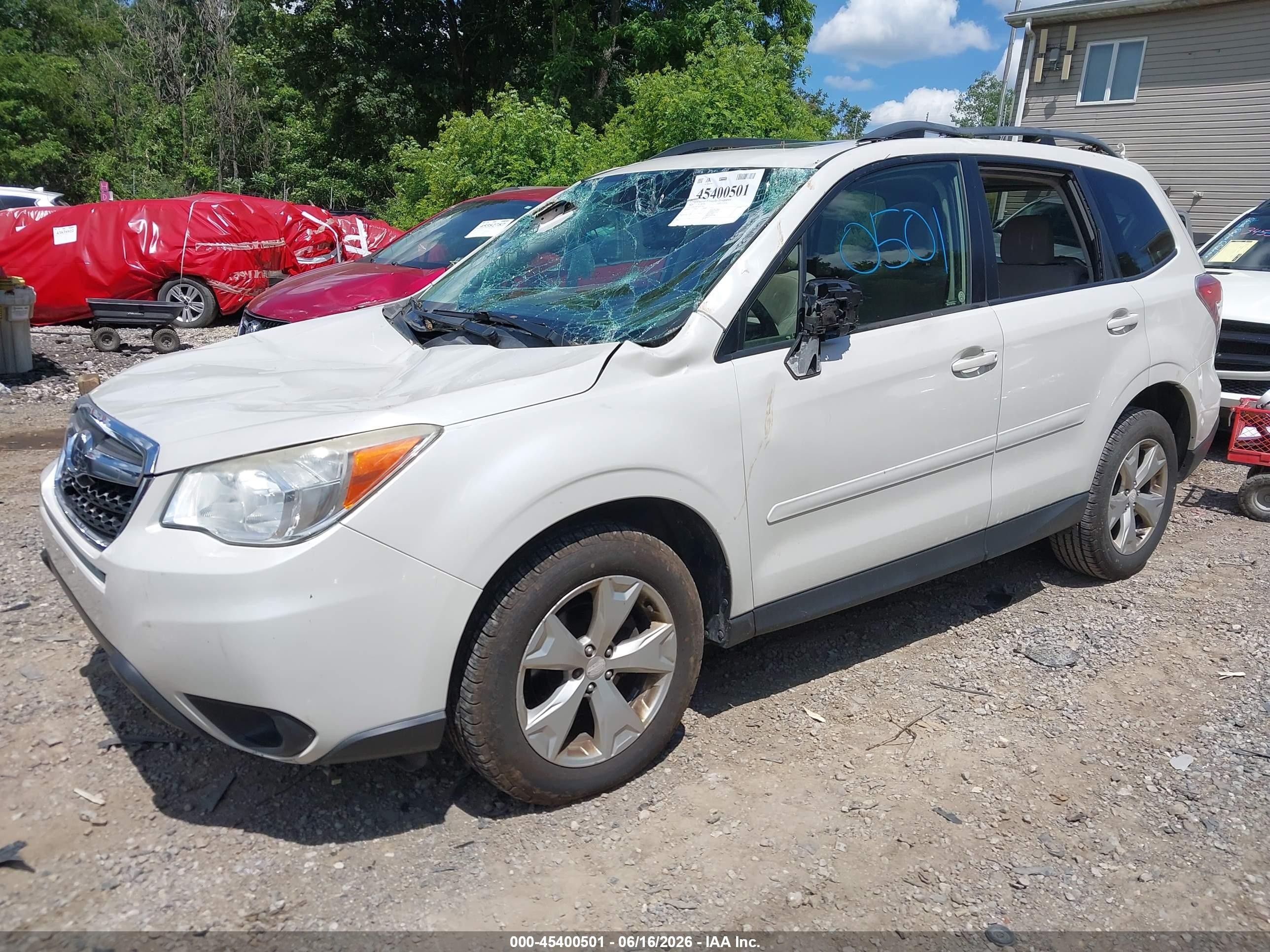 2015 Subaru Forester 2.5i Premium Белый vin: JF2SJADC2FH401903
