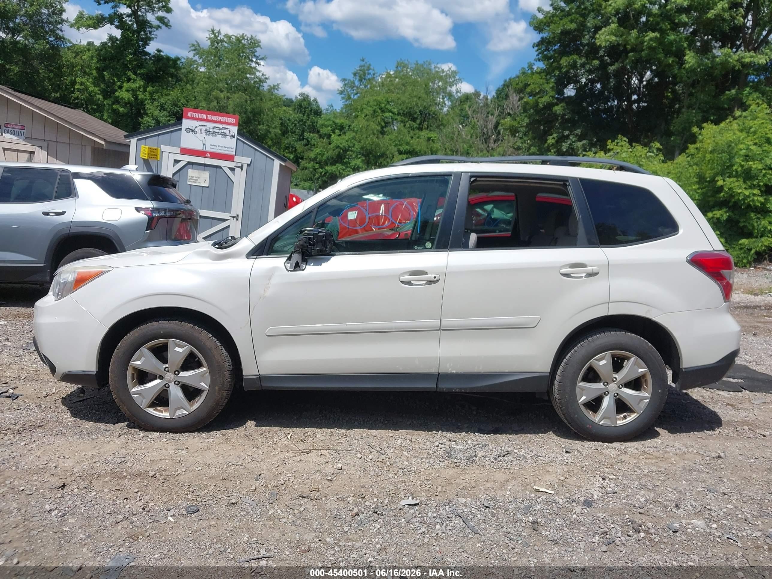 2015 Subaru Forester 2.5i Premium Белый vin: JF2SJADC2FH401903