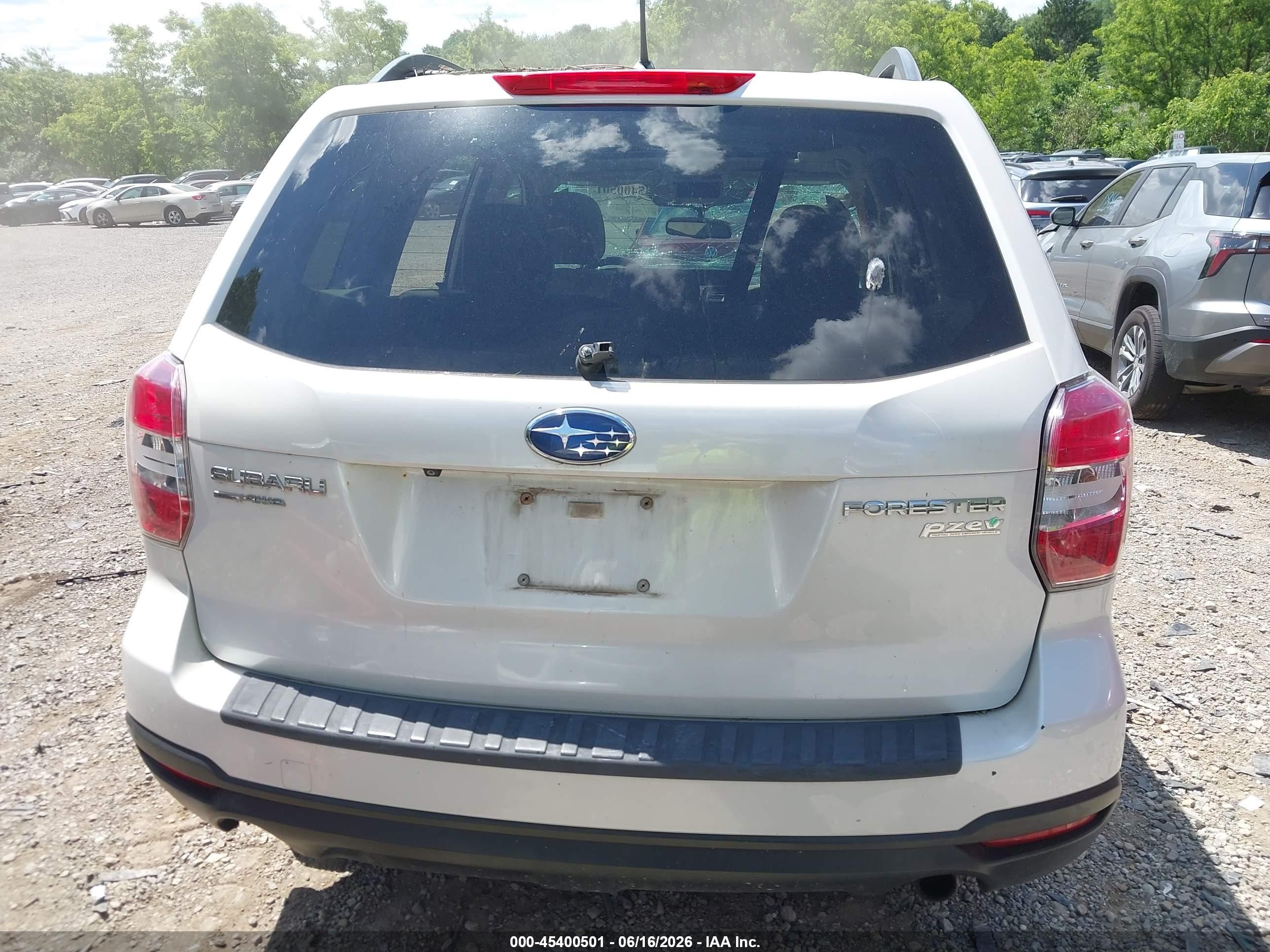 2015 Subaru Forester 2.5i Premium Белый vin: JF2SJADC2FH401903