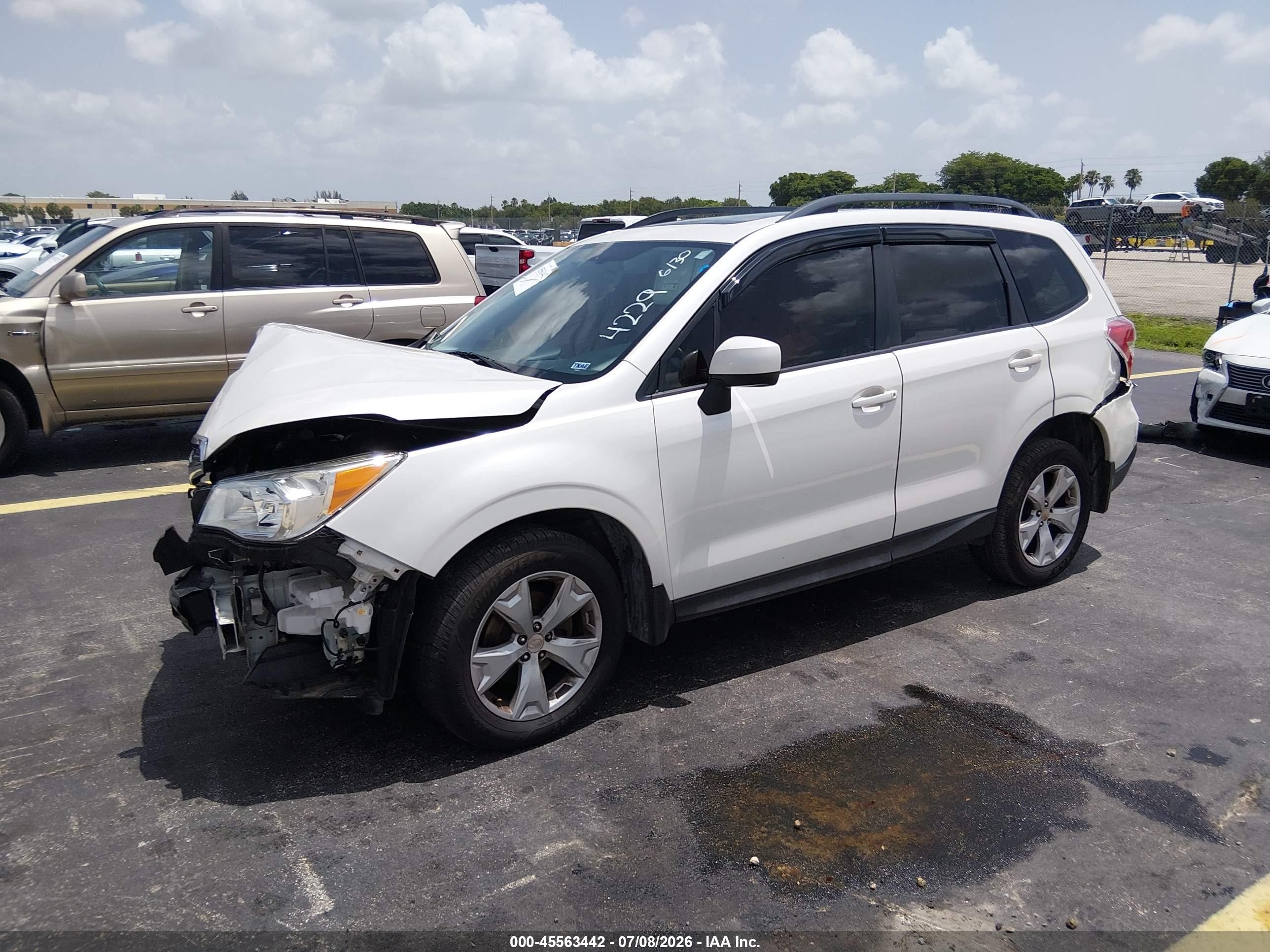 2015 Subaru Forester 2.5i Premium White vin: JF2SJADC2FH414229