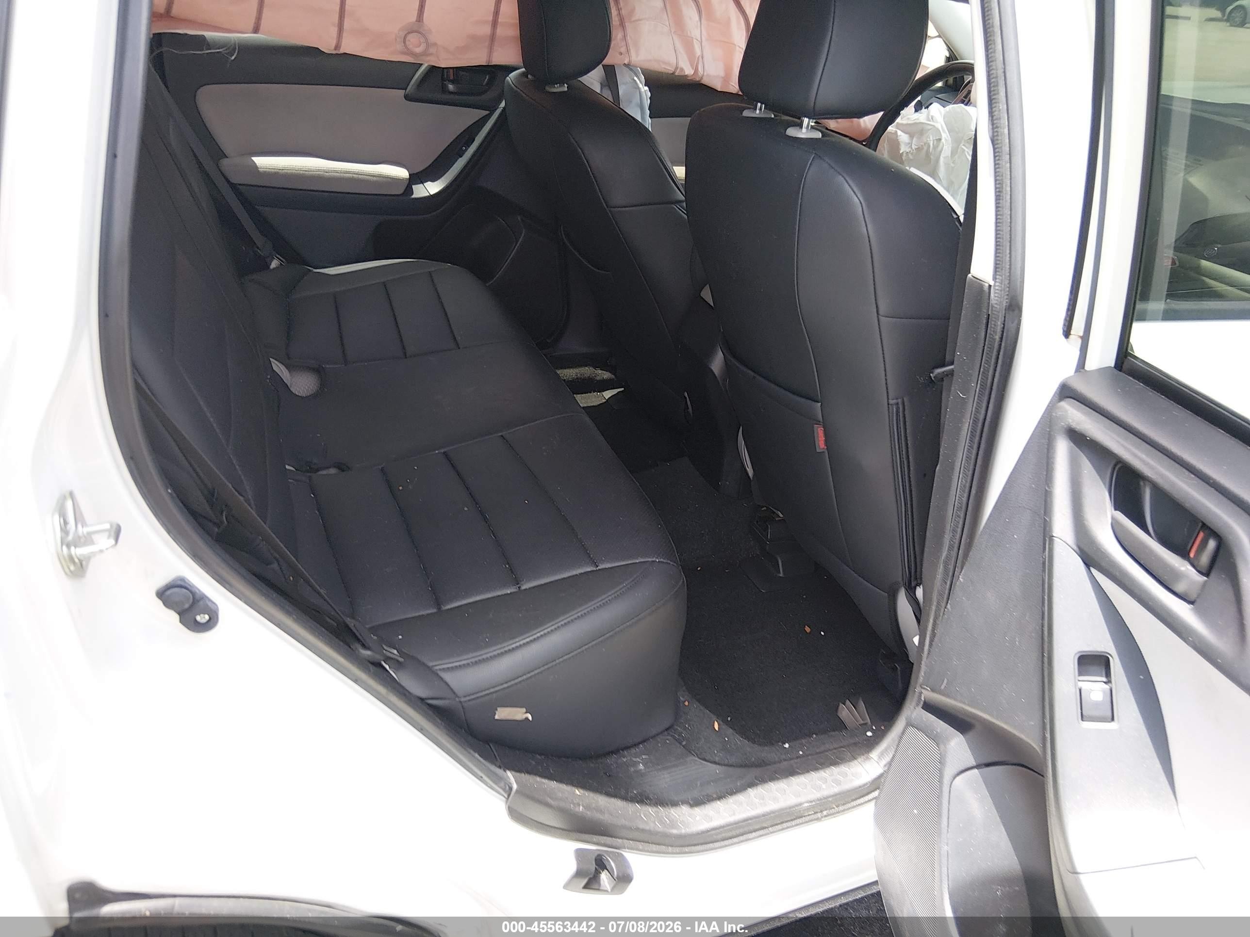 2015 Subaru Forester 2.5i Premium White vin: JF2SJADC2FH414229