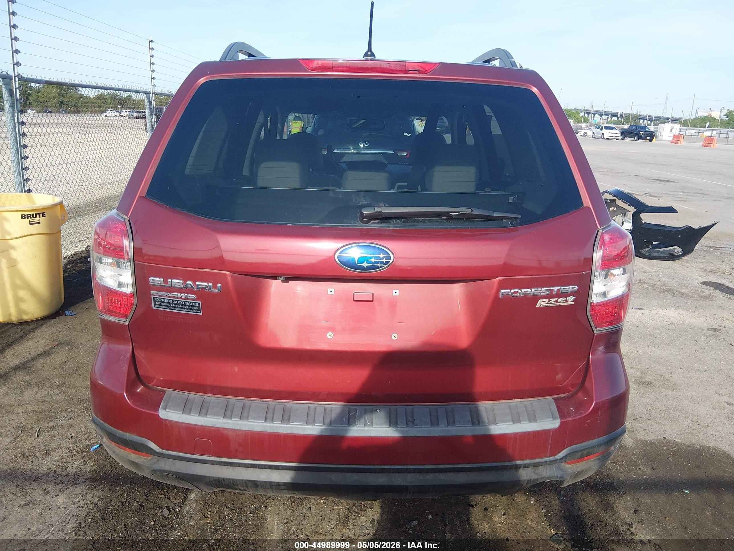 2015 Subaru Forester 2.5i Premium Red vin: JF2SJADC2FH432732