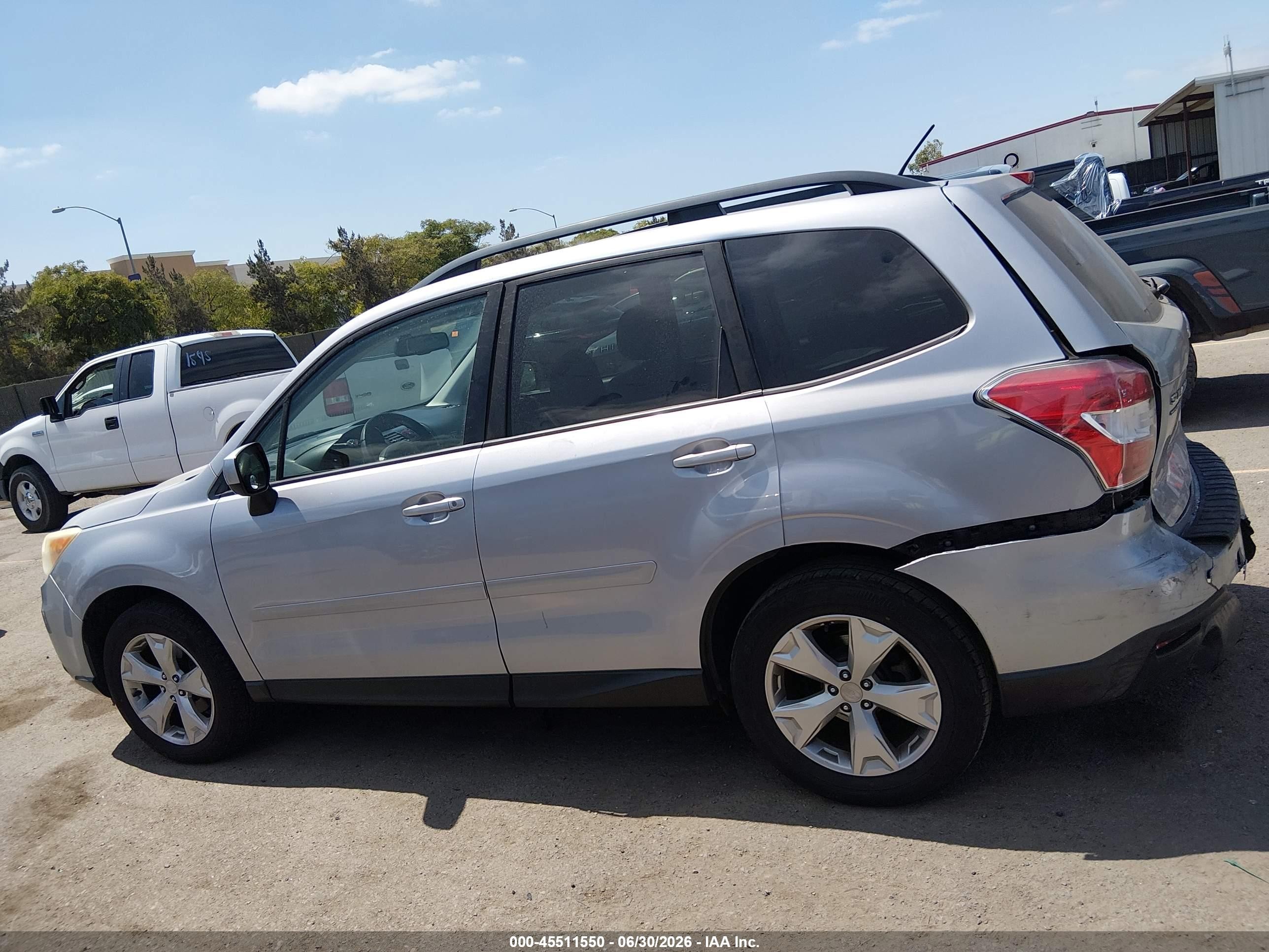 2015 Subaru Forester 2.5i Premium Silver vin: JF2SJADC2FH447800