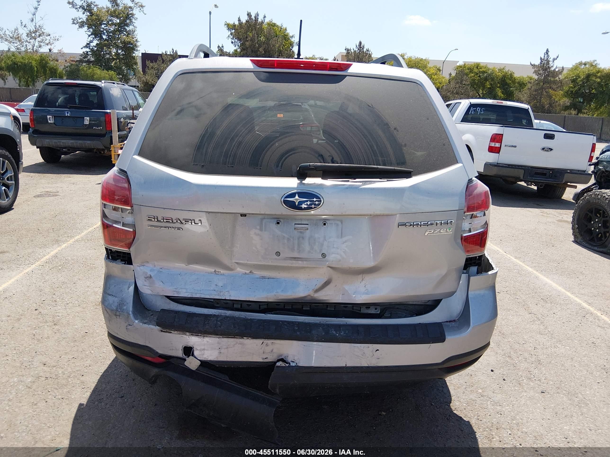 2015 Subaru Forester 2.5i Premium Silver vin: JF2SJADC2FH447800