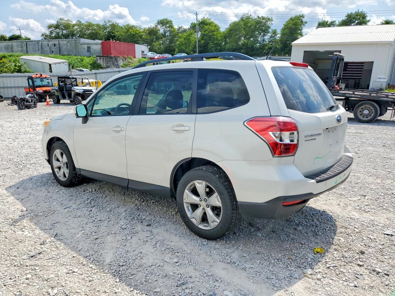 2015 Subaru Forester 2.5i Premium White vin: JF2SJADC2FH450857