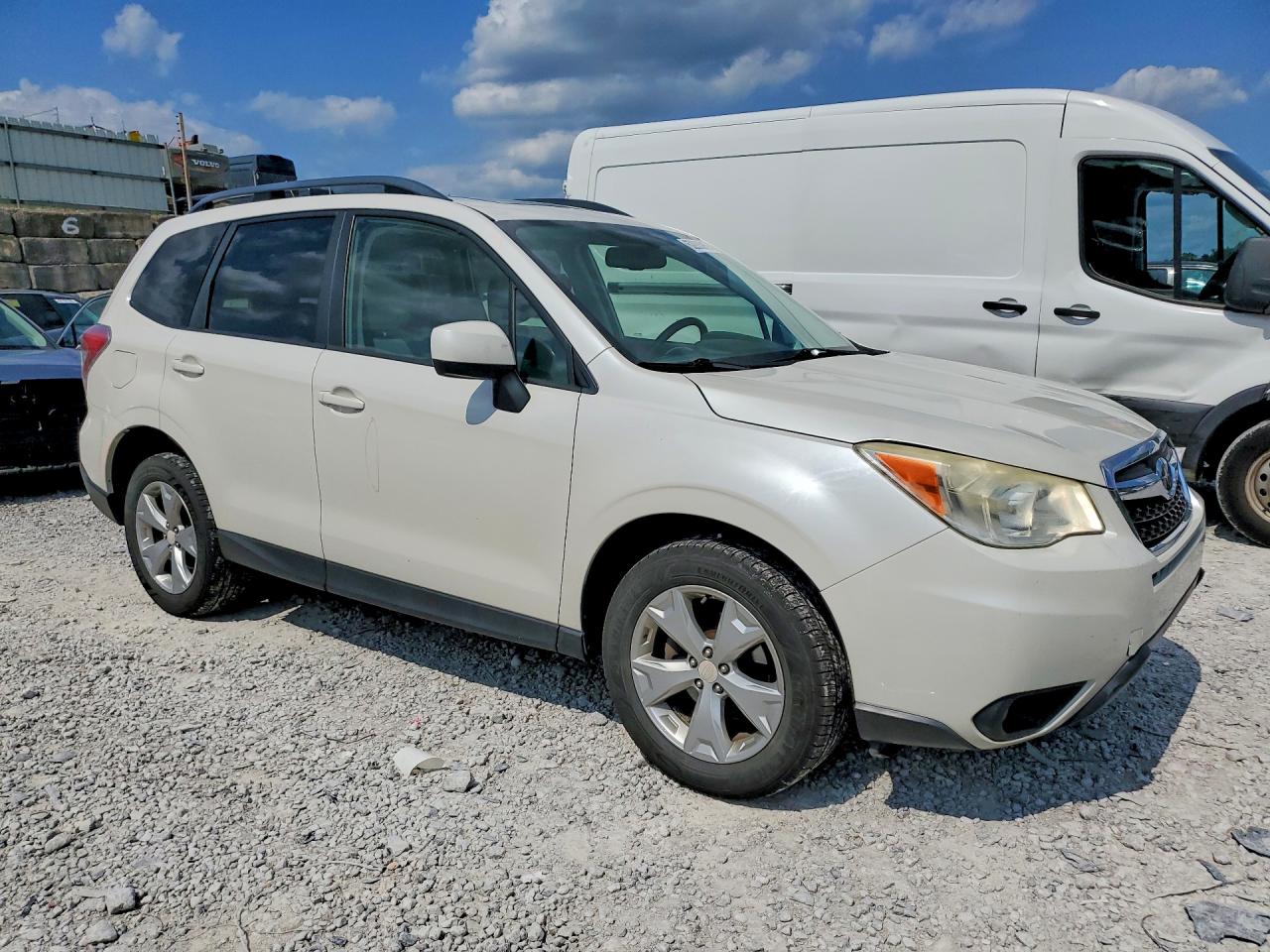 2015 Subaru Forester 2.5i Premium White vin: JF2SJADC2FH450857