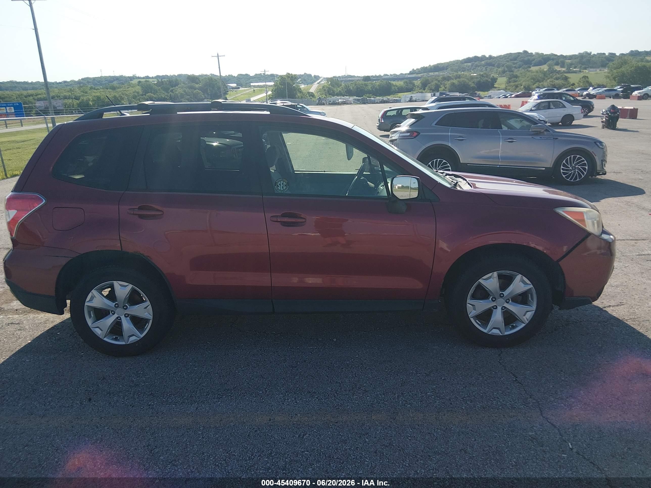 2015 Subaru Forester 2.5i Premium Red vin: JF2SJADC2FH468193
