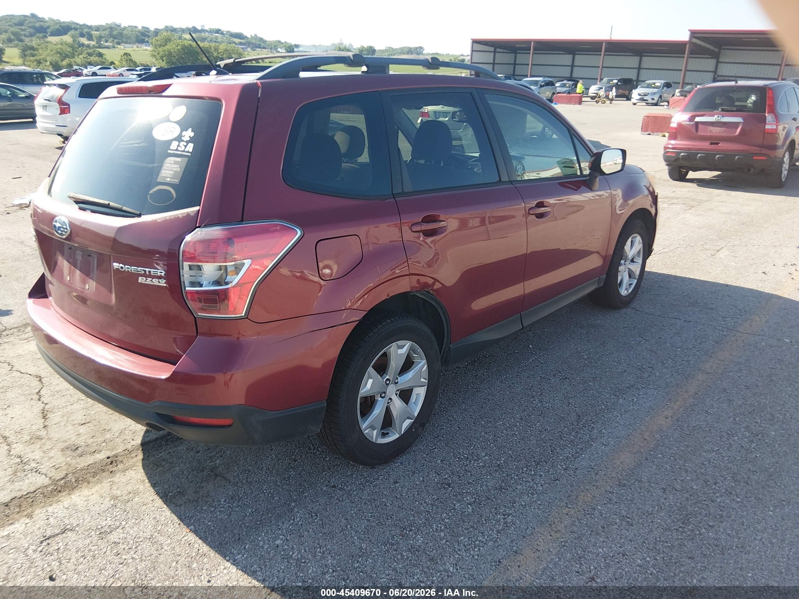 2015 Subaru Forester 2.5i Premium Red vin: JF2SJADC2FH468193