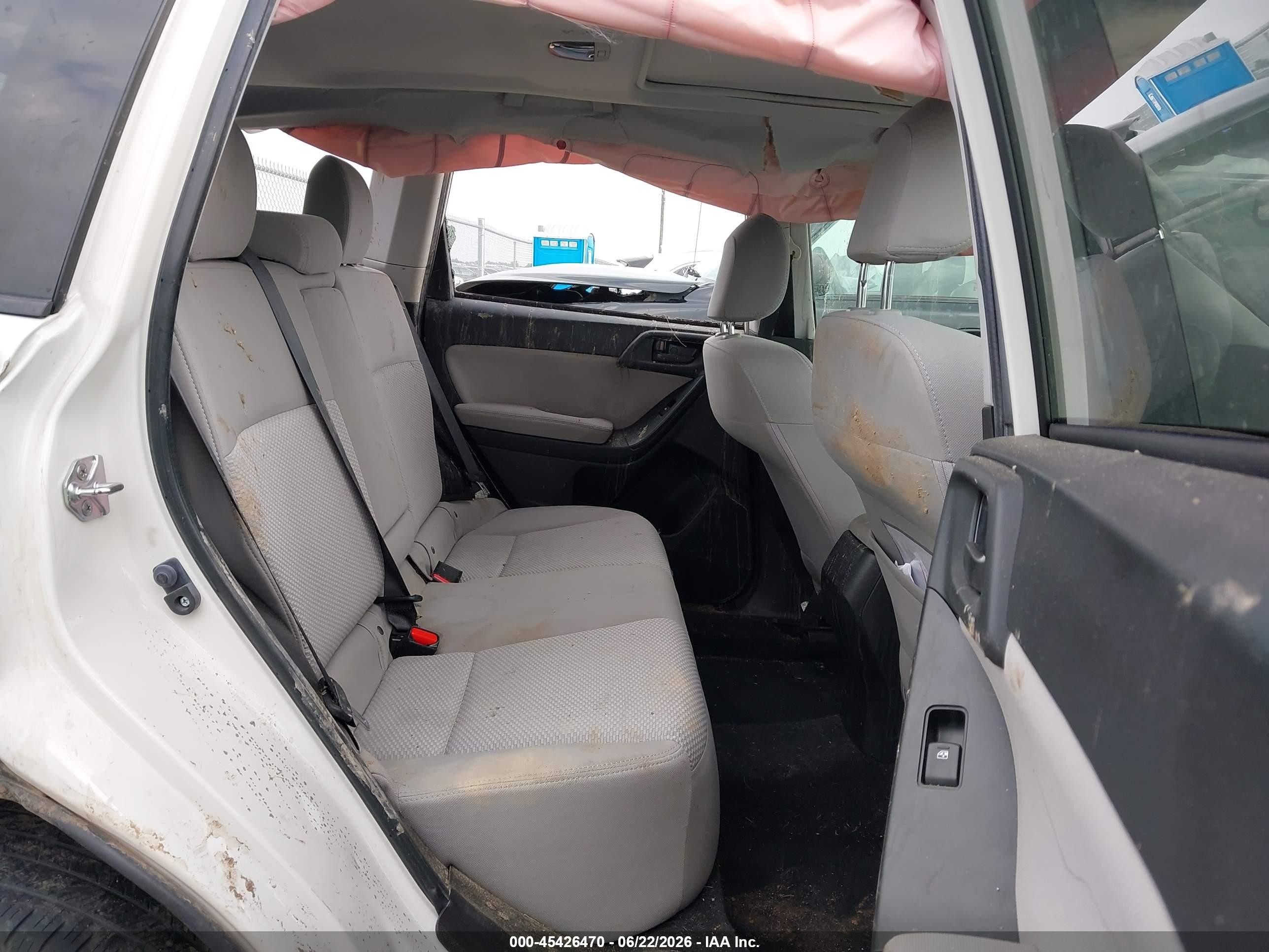 2015 Subaru Forester 2.5i Premium Белый vin: JF2SJADC2FH469294