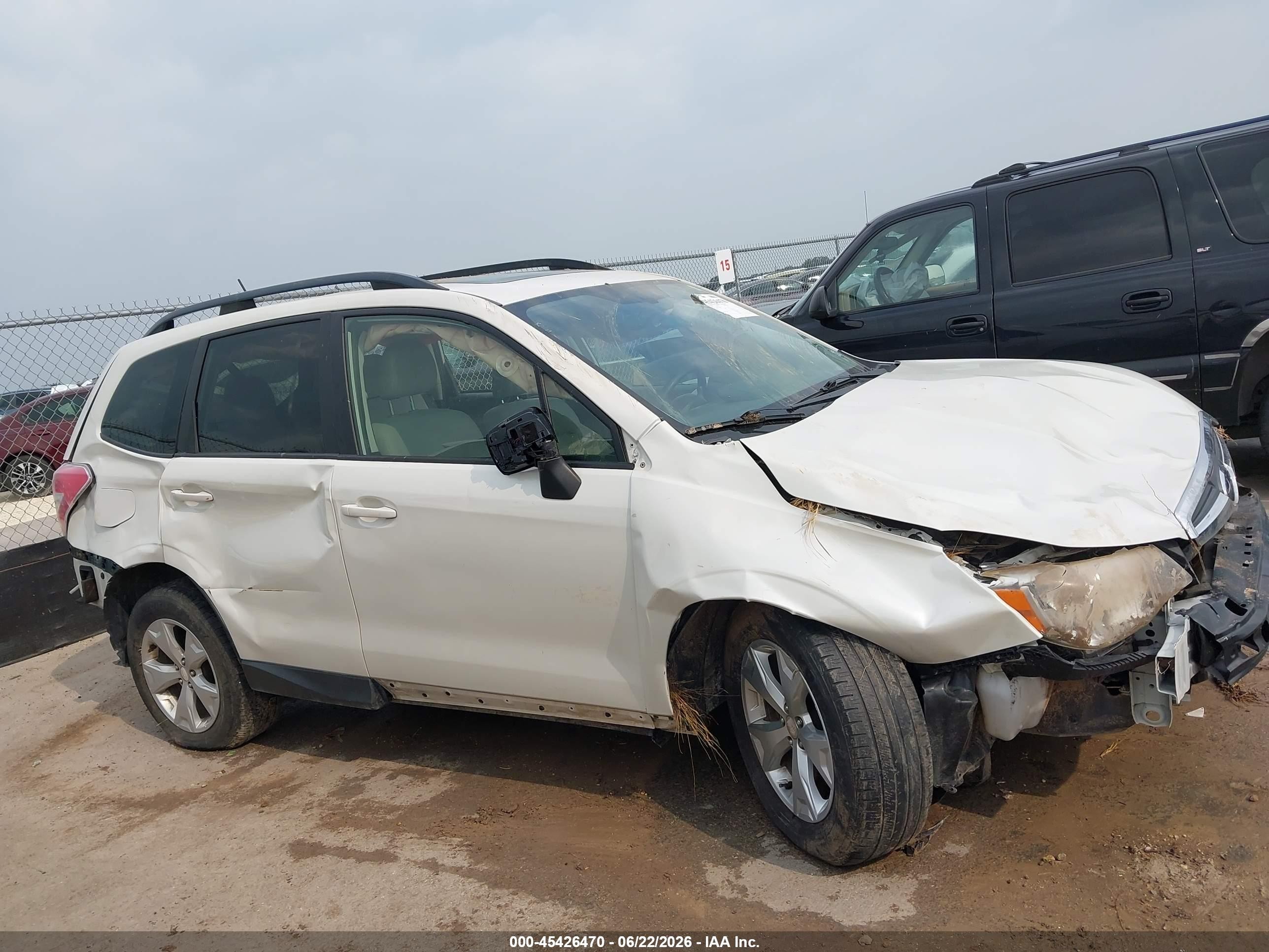 2015 Subaru Forester 2.5i Premium Белый vin: JF2SJADC2FH469294