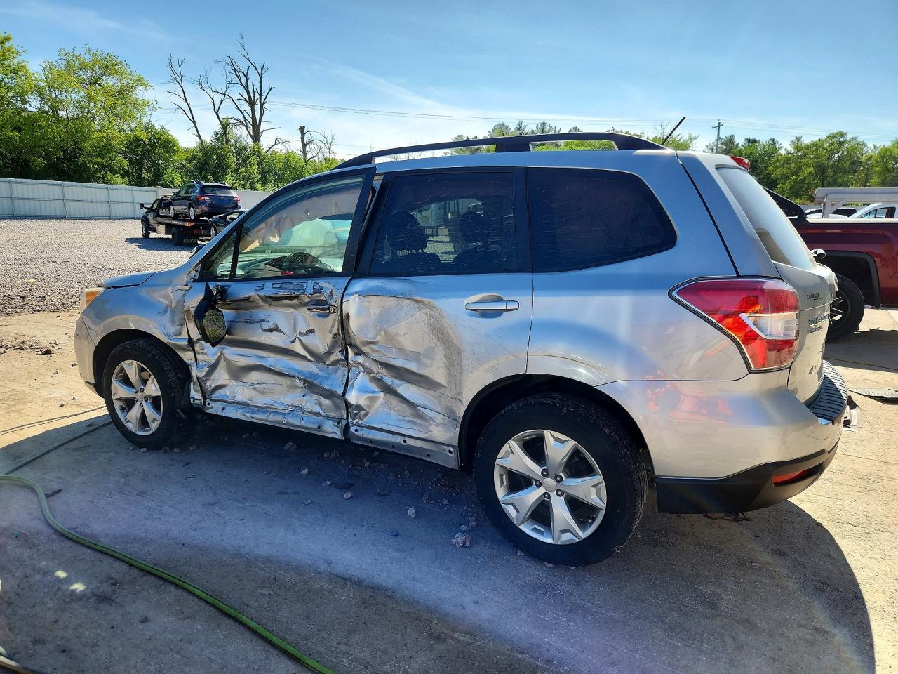 2015 Subaru Forester 2.5i Premium Silver vin: JF2SJADC2FH489402