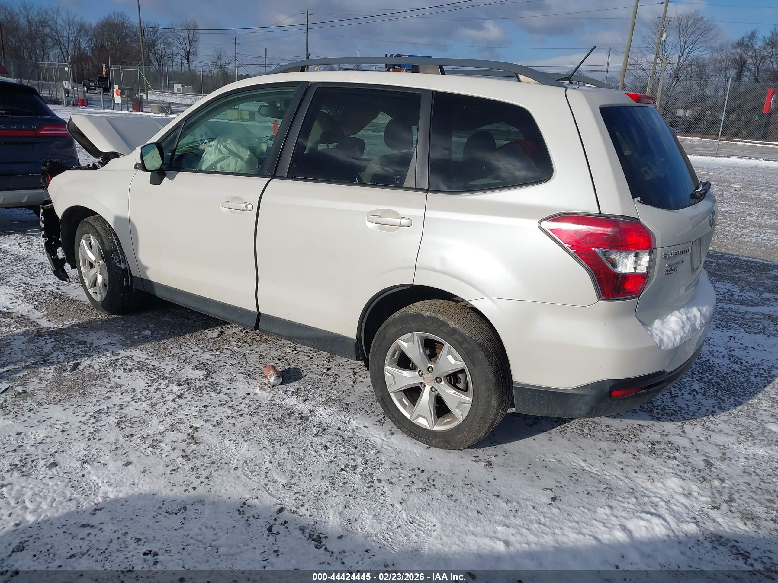 2015 Subaru Forester 2.5i Premium Белый vin: JF2SJADC2FH496351