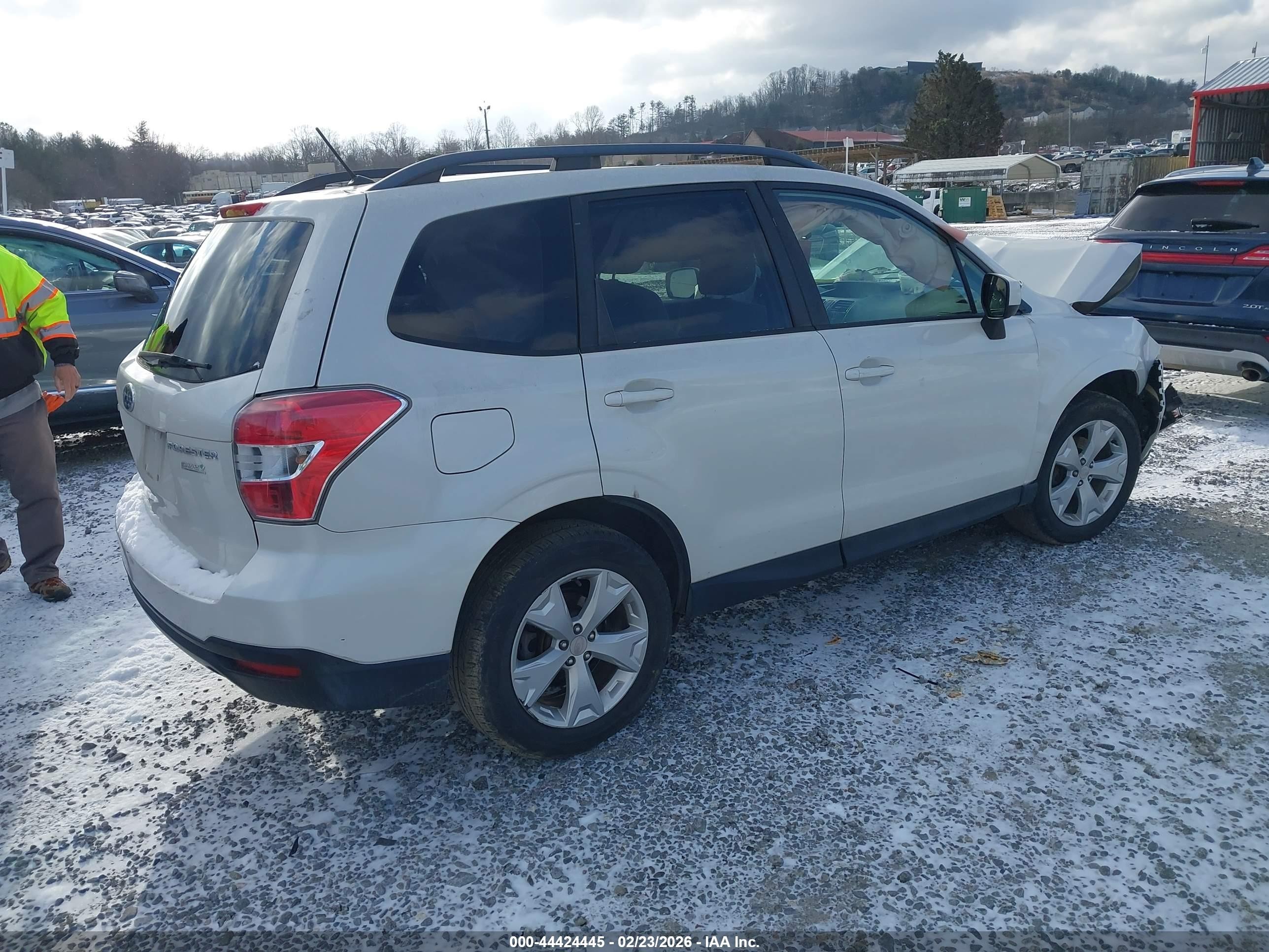 2015 Subaru Forester 2.5i Premium Белый vin: JF2SJADC2FH496351