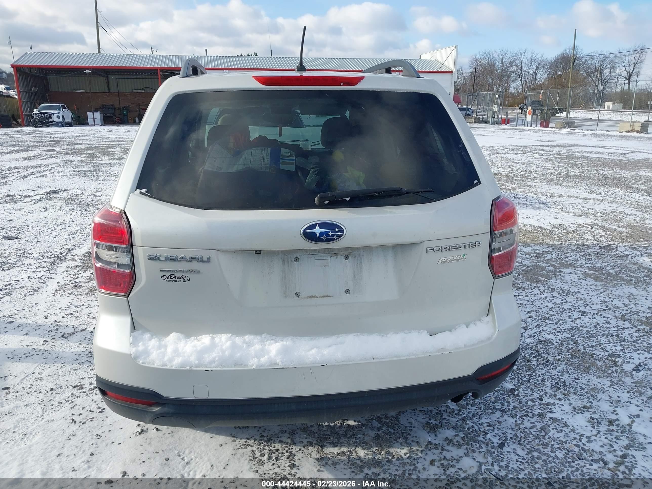 2015 Subaru Forester 2.5i Premium Белый vin: JF2SJADC2FH496351