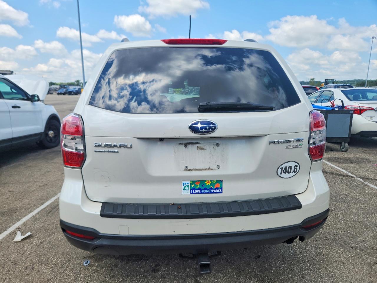 2015 Subaru Forester 2.5i Premium White vin: JF2SJADC2FH497077