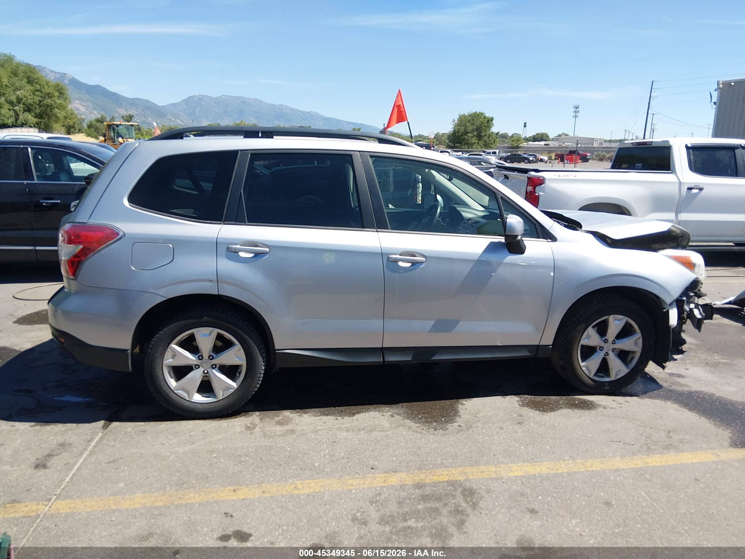 2015 Subaru Forester 2.5i Premium Silver vin: JF2SJADC2FH563479