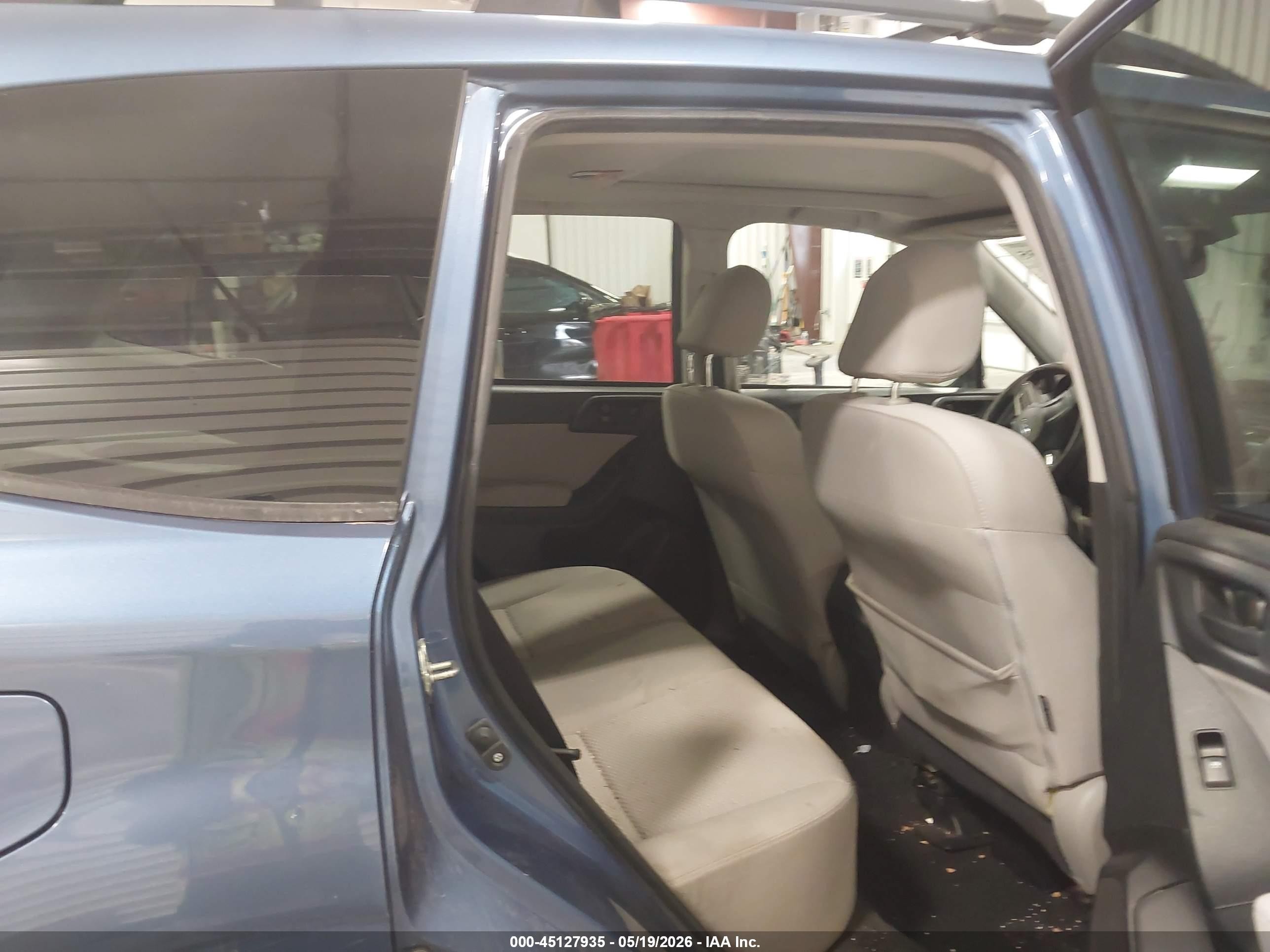 2015 Subaru Forester 2.5i Premium Blue vin: JF2SJADC2FH565779