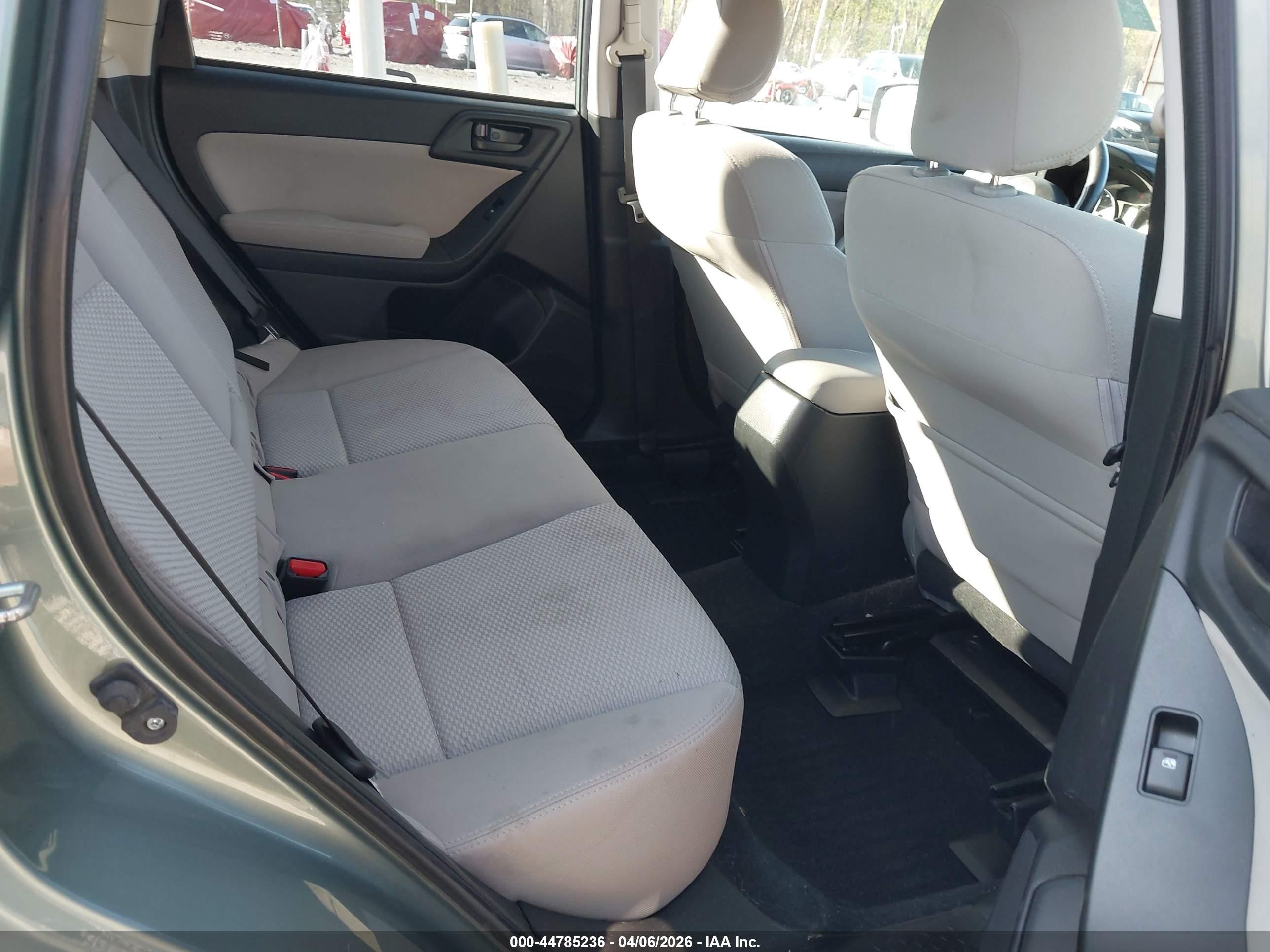 2015 Subaru Forester 2.5i Premium Зеленый vin: JF2SJADC2FH574921