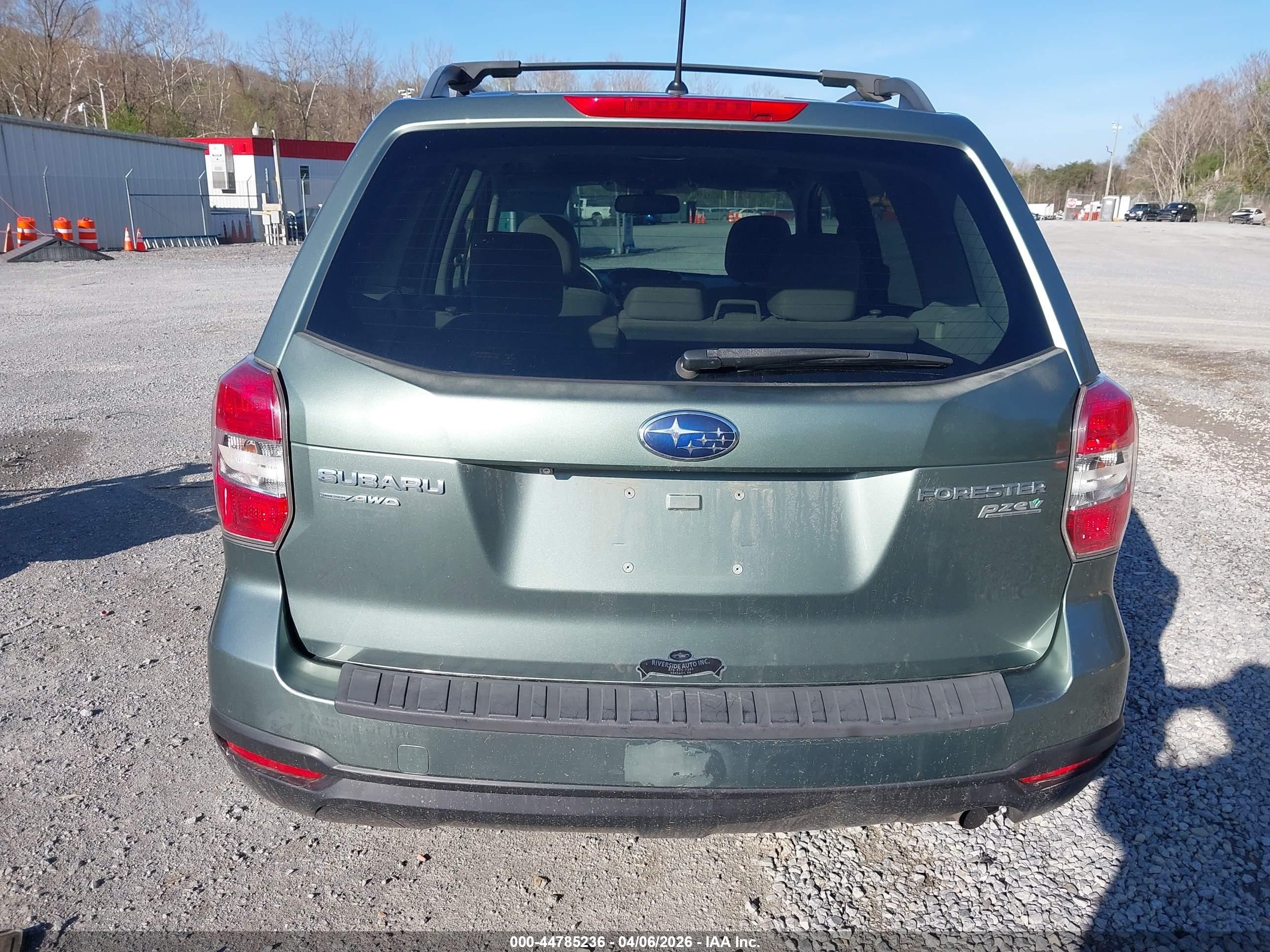 2015 Subaru Forester 2.5i Premium Зеленый vin: JF2SJADC2FH574921