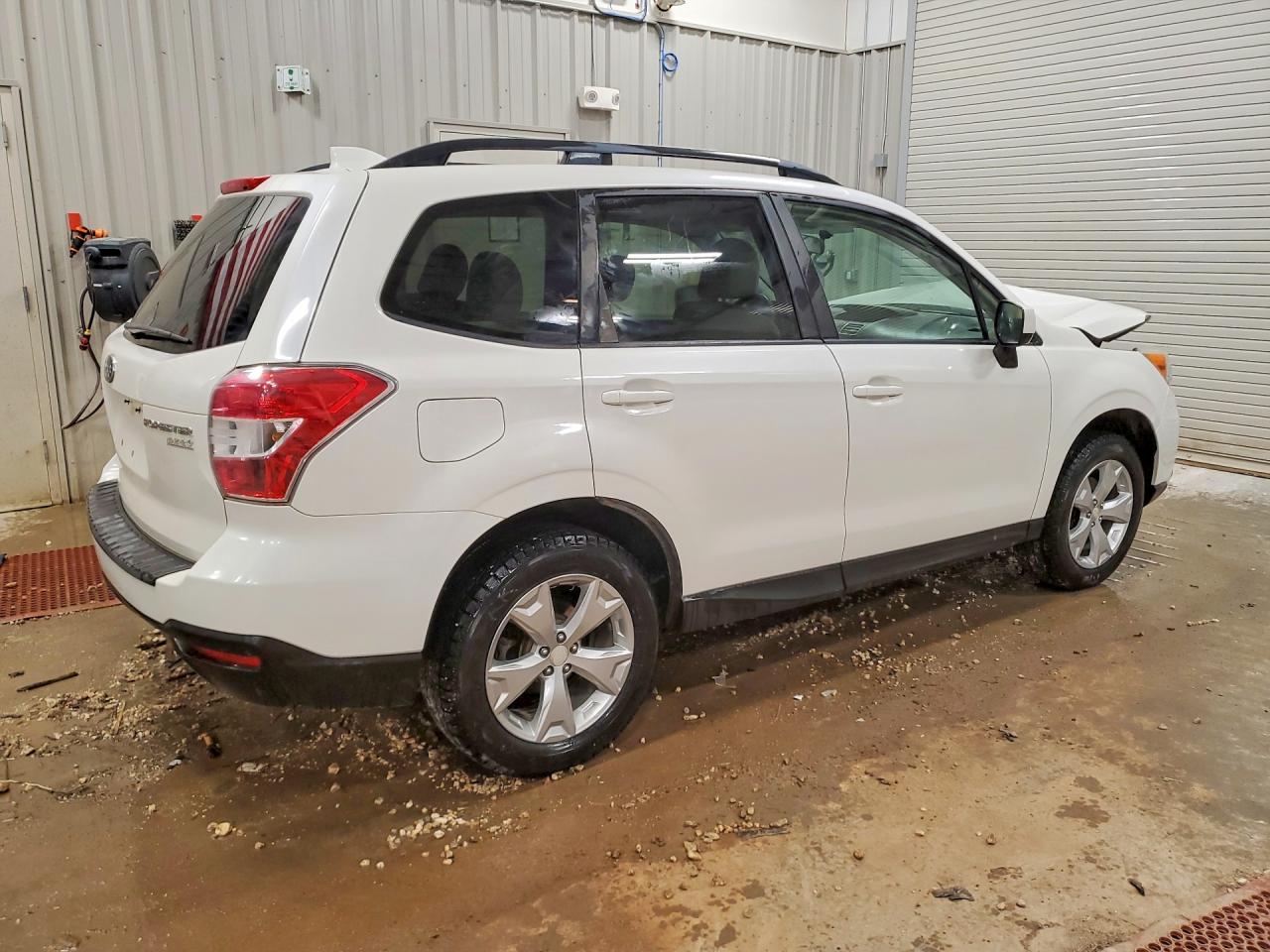 2016 Subaru Forester 2.5i Premium White vin: JF2SJADC2GH506085