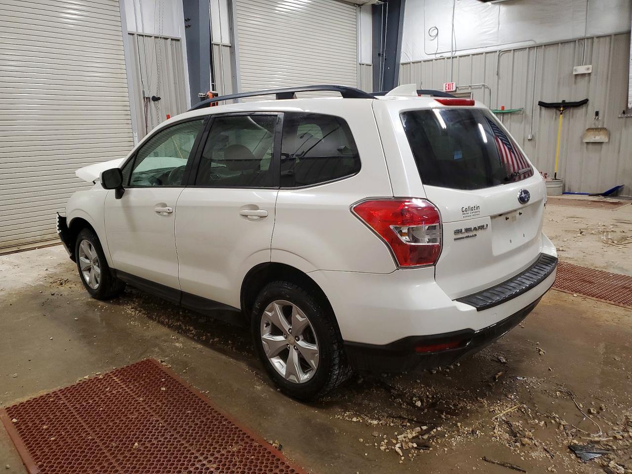 2016 Subaru Forester 2.5i Premium White vin: JF2SJADC2GH506085