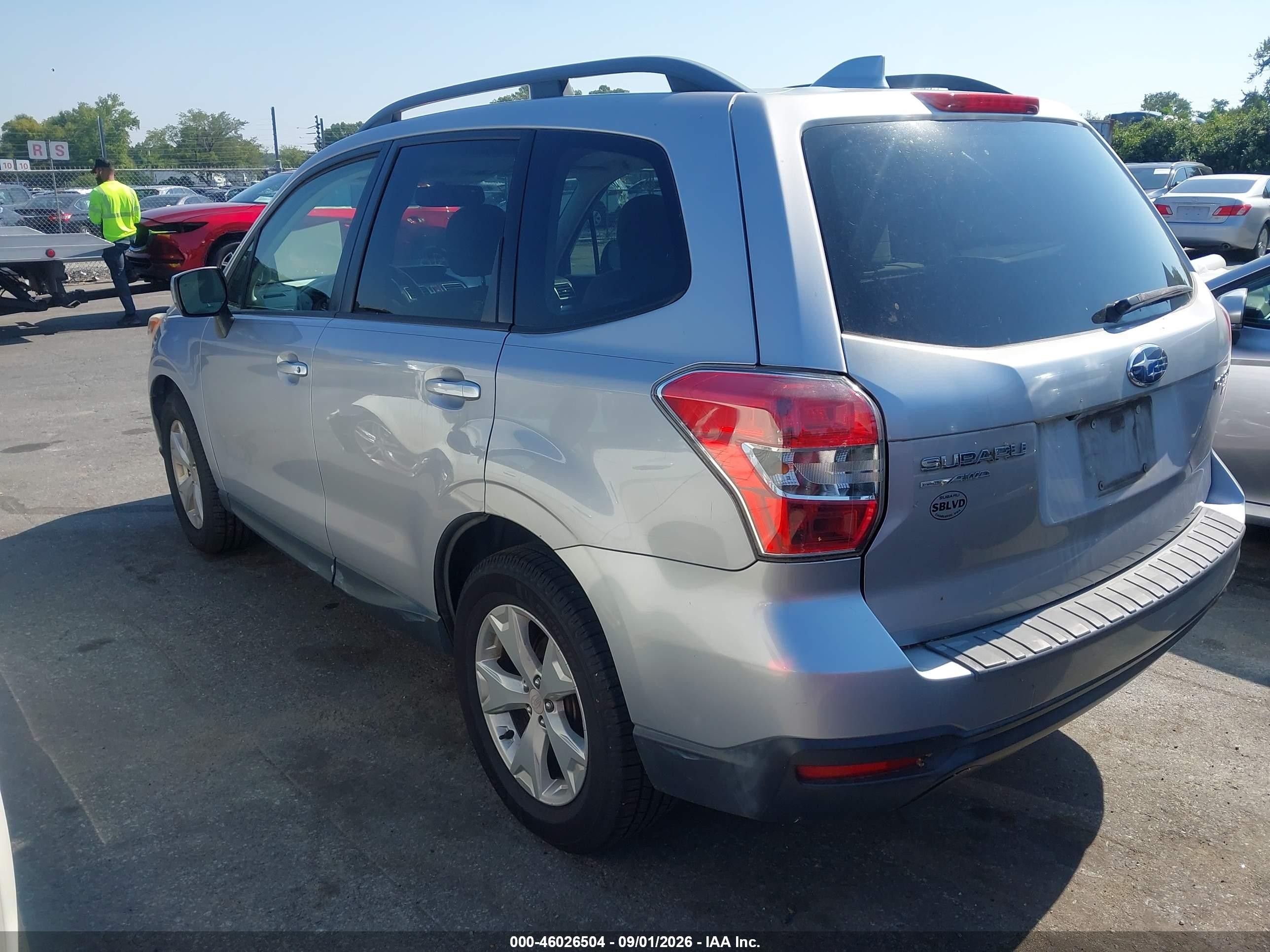 2016 Subaru Forester 2.5i Premium Серебряный vin: JF2SJADC2GH528670